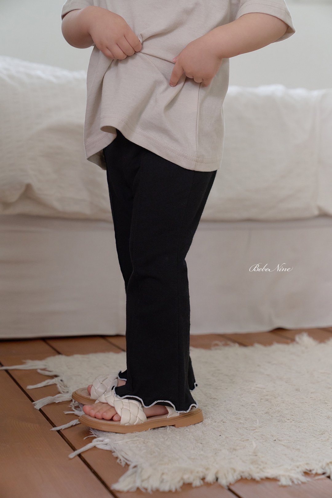 ☀️預訂 韓國直送☀️🇰🇷Bebenine兩色花邊喇叭褲