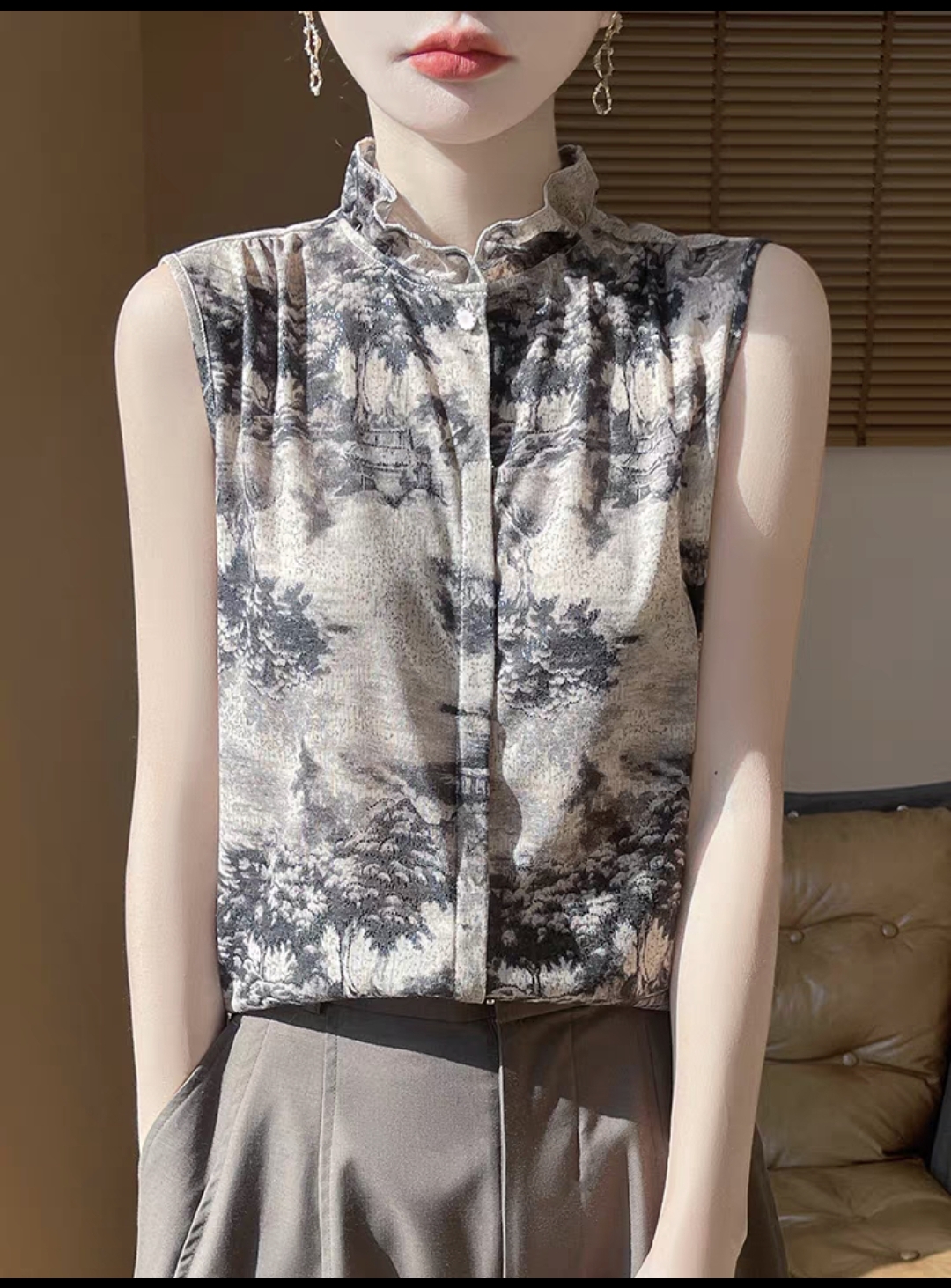 TP508木耳边高领衣