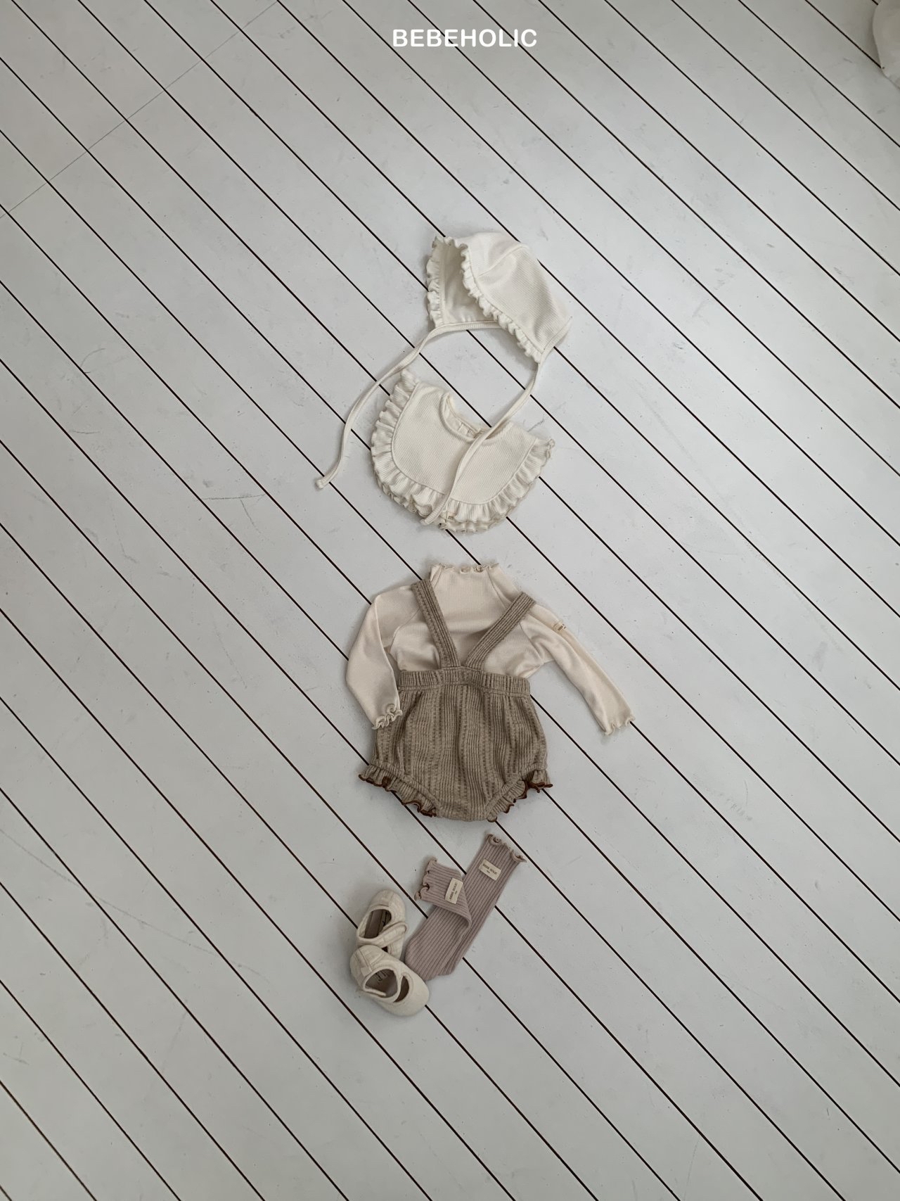 🌸預訂 韓國直送🌸🇰🇷BEBEHOLIC兩色花邊華夫格吊帶燈籠褲