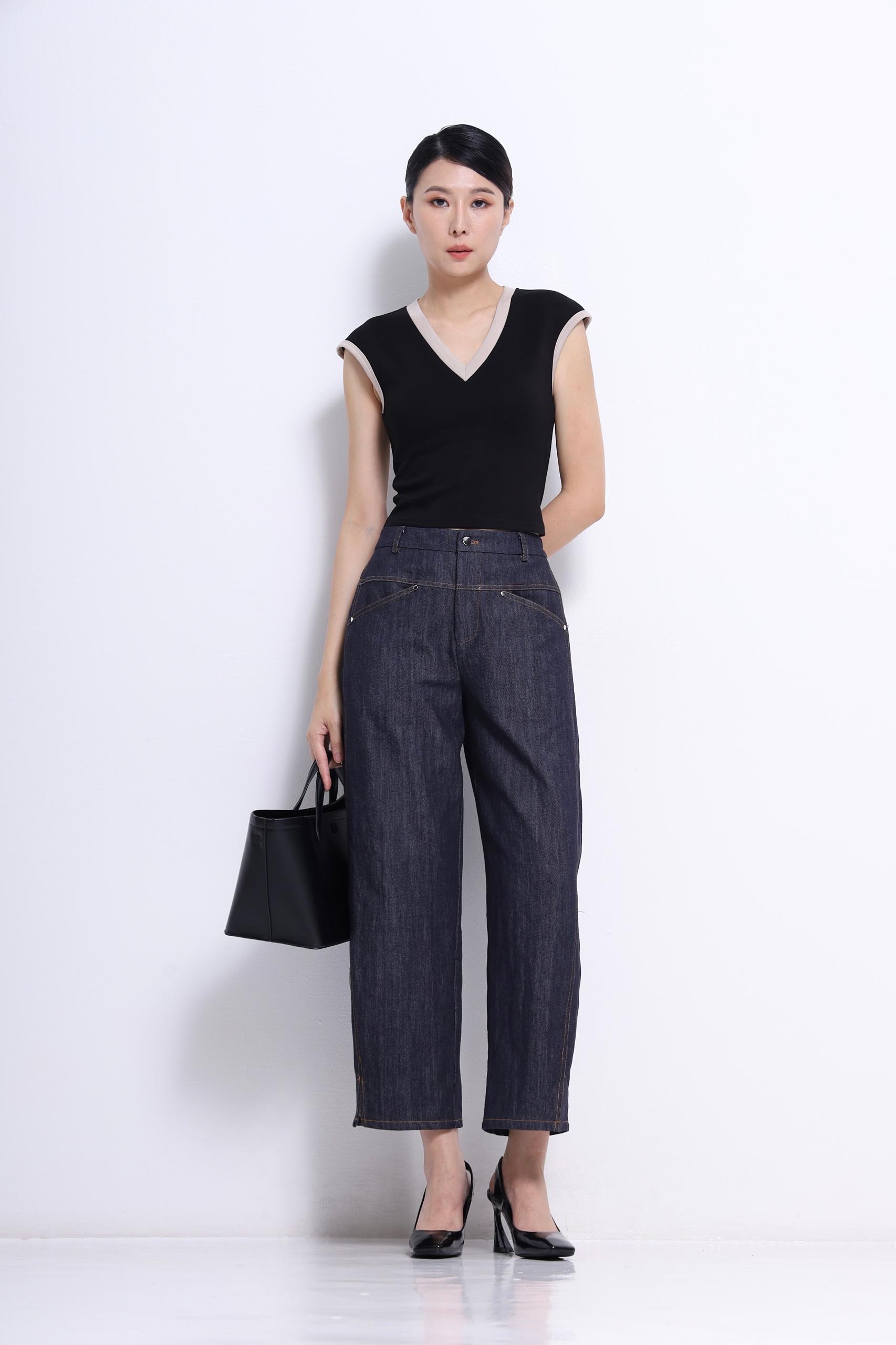 CB2702 Sculpt Fit Contrast V-Neck Top