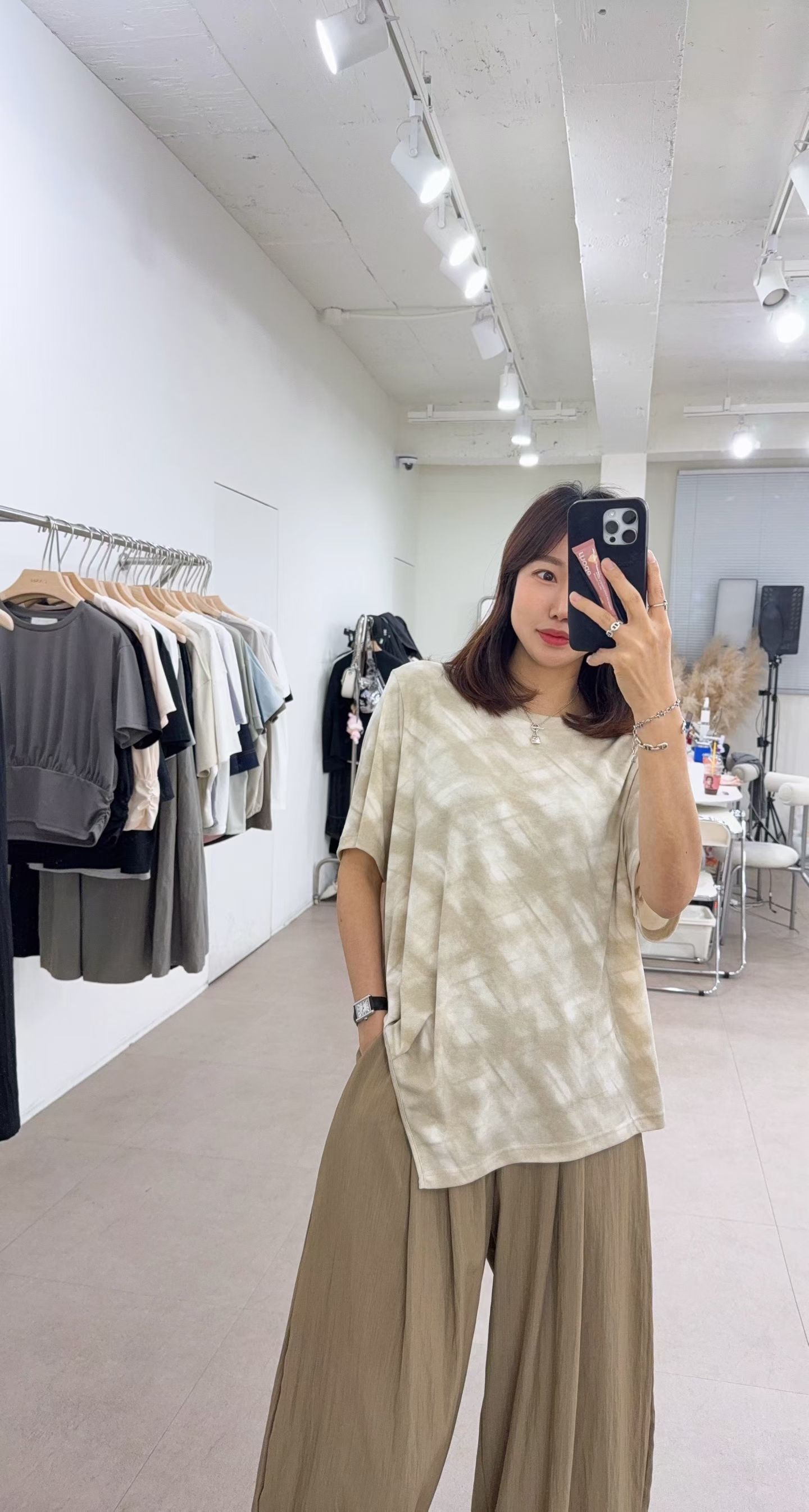 CH10 渲染大理石紋斜cut上衣