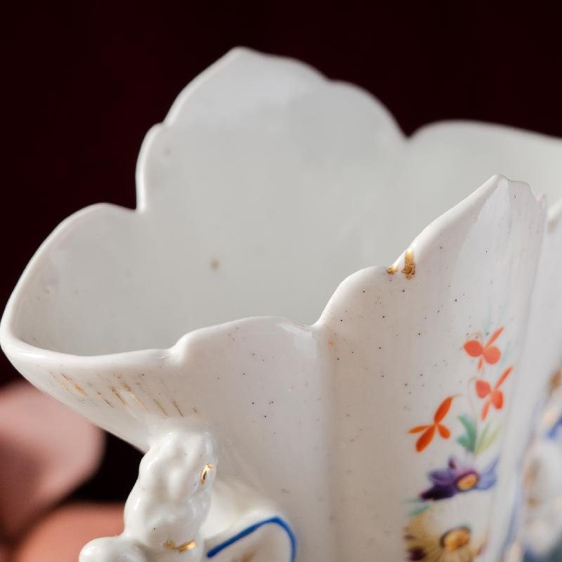 Antique Victorian c.a.1860s Hand paint Floral Foliage Shaped Vase/Spill Vase (MT1546-3)