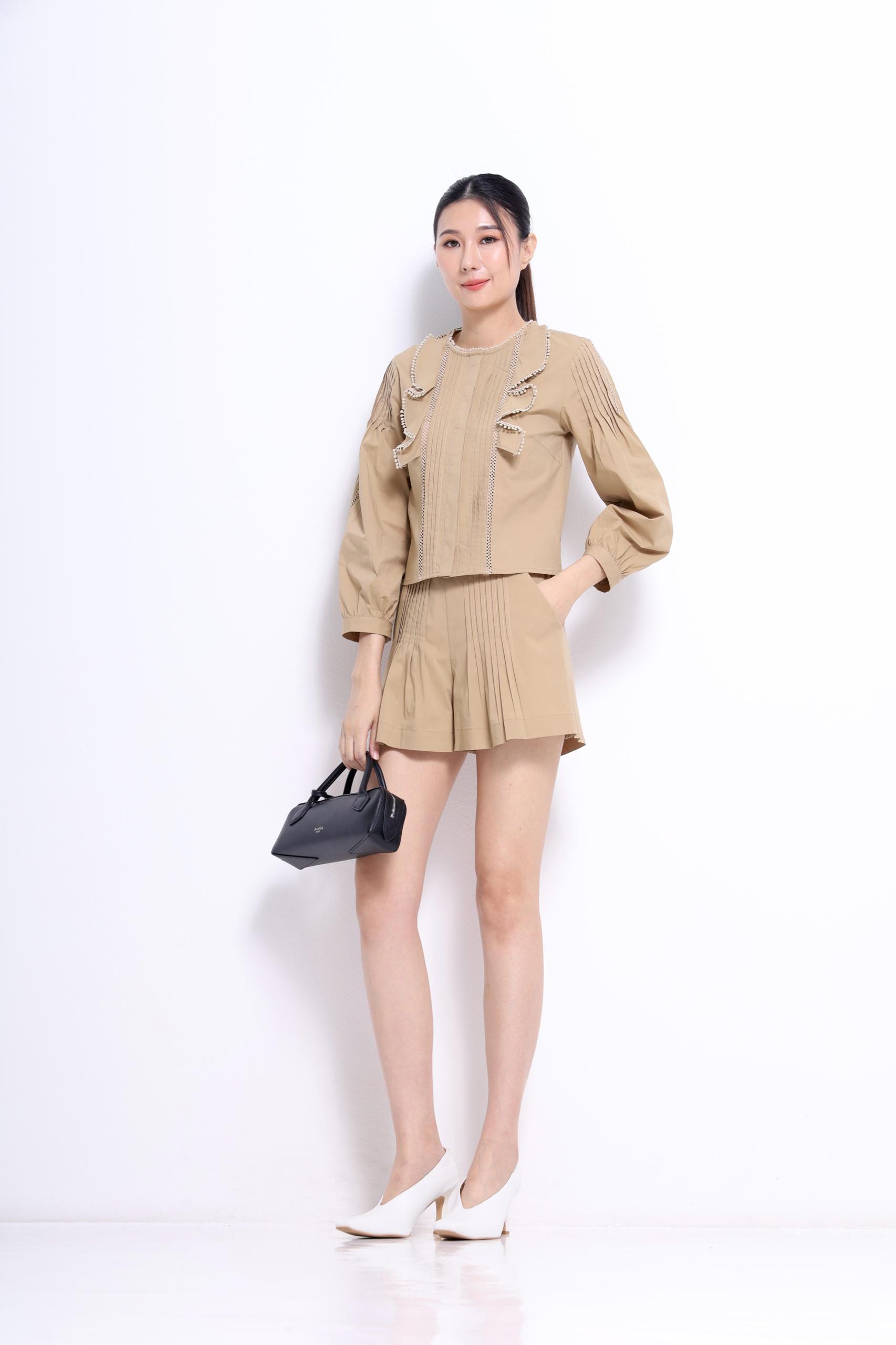 CB2739 EYELET TRIM LONG SLLV SHIRT BLOUSE