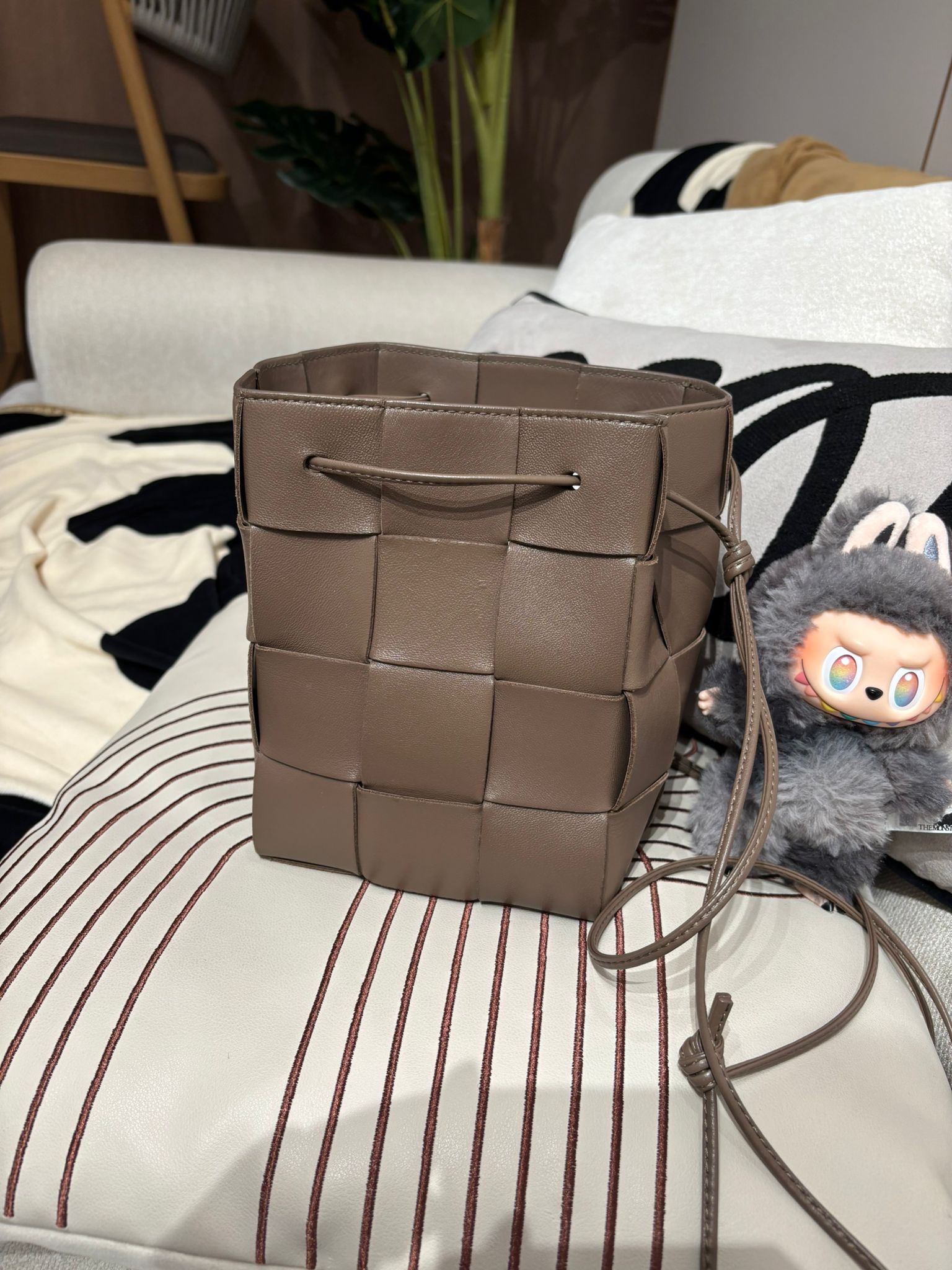 Bottega veneta BV intrecciato bucket bag 100%Authentic,95%new
