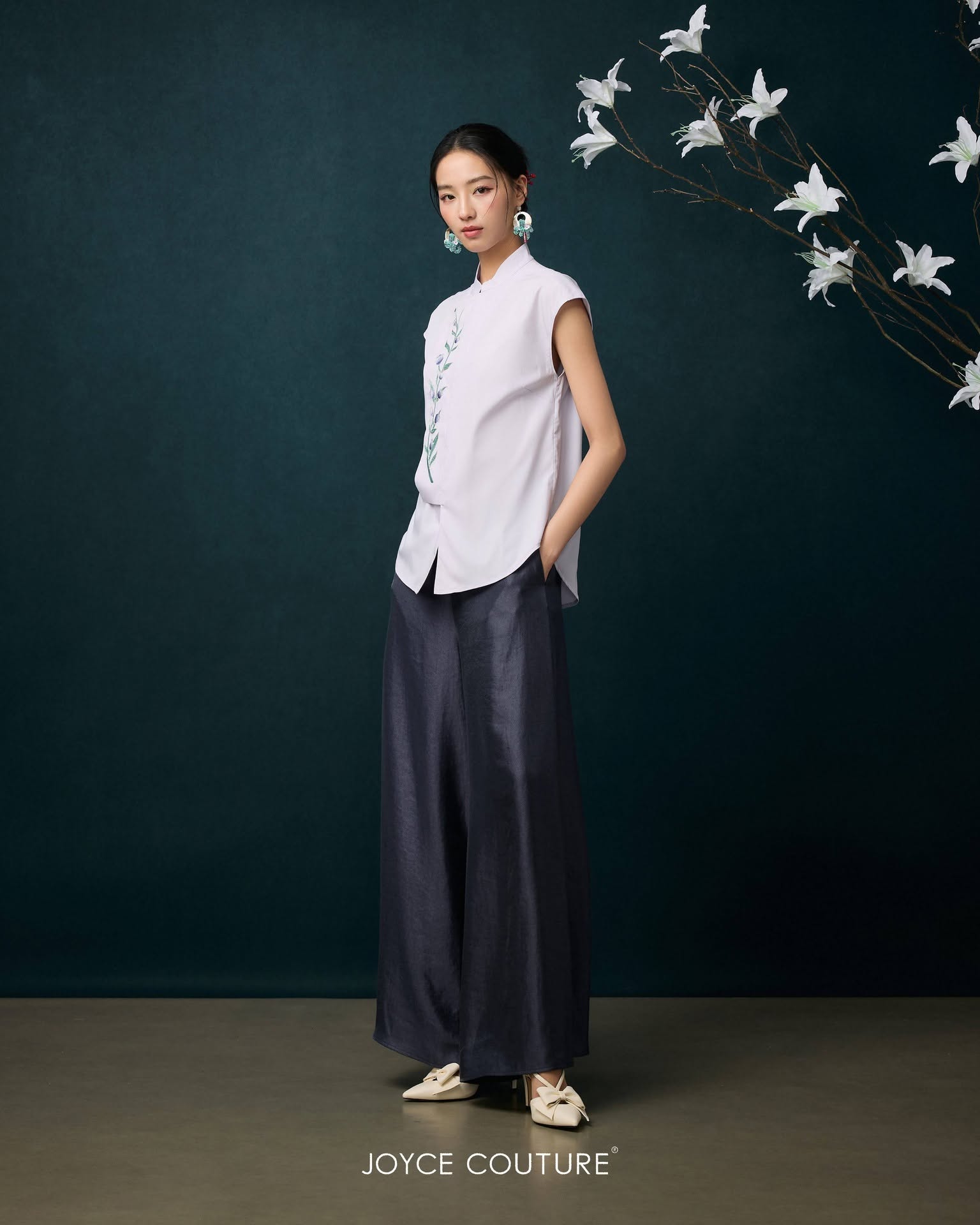 风铃花刺绣立领上衣  T0758