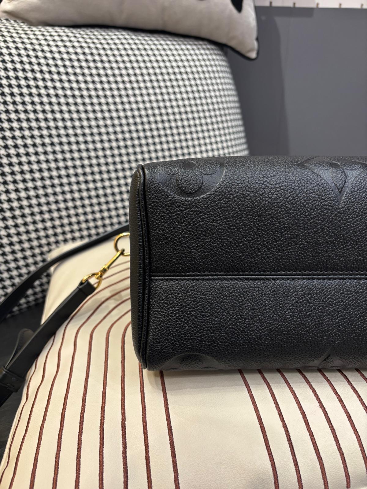 LV speedy Bandoulière 25 calfskin 100%Authentic, 98%New  ✅Key Lock ✅Dust bag