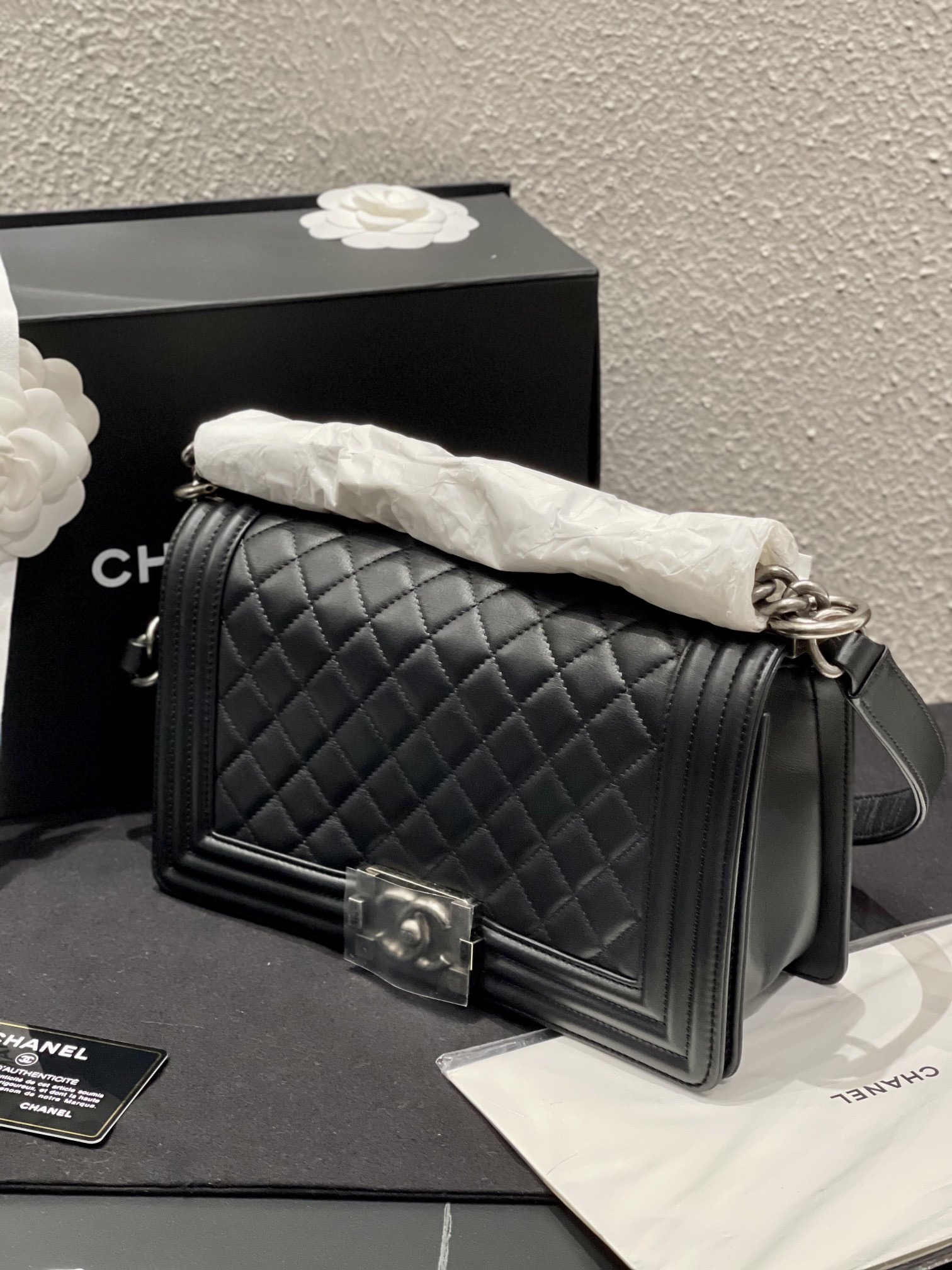 Unsed item boy chanel calf skin 26032701