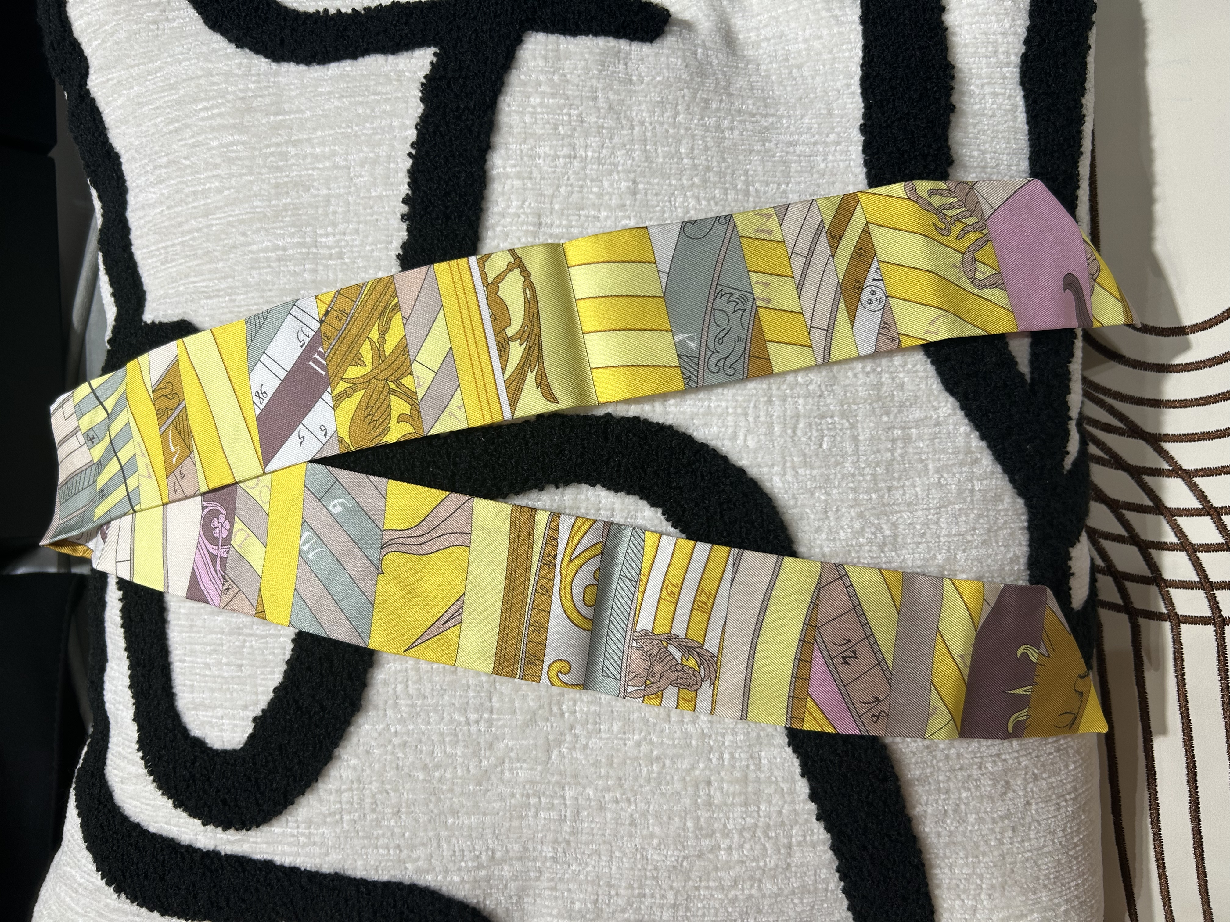 未使用品 Hermes Twilly silk 100%Authentic, unused 未使用品 ✅Box