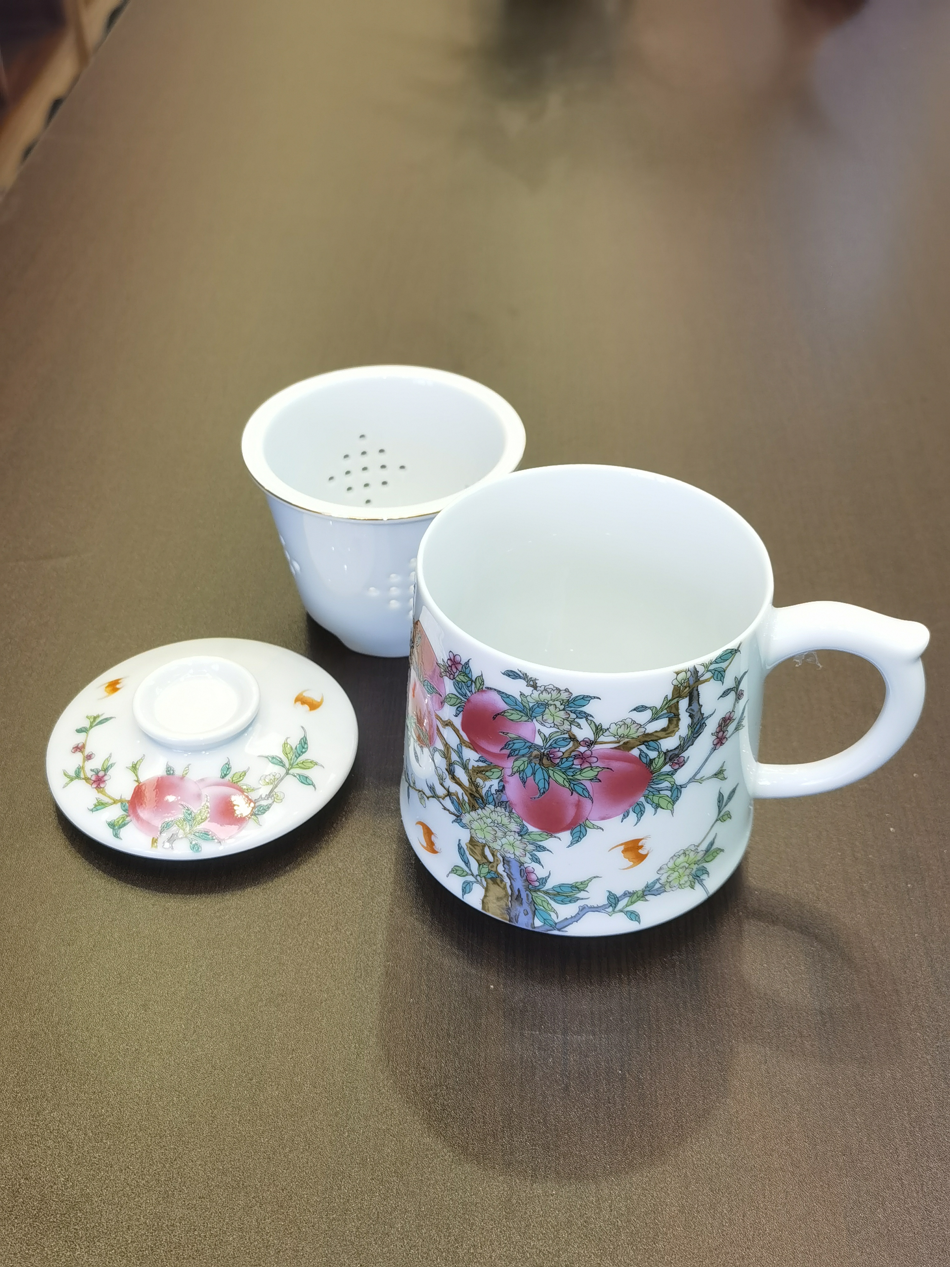 19-九桃五福 - 大茶杯 - <有需要請聯絡我們 852-6329 6186>