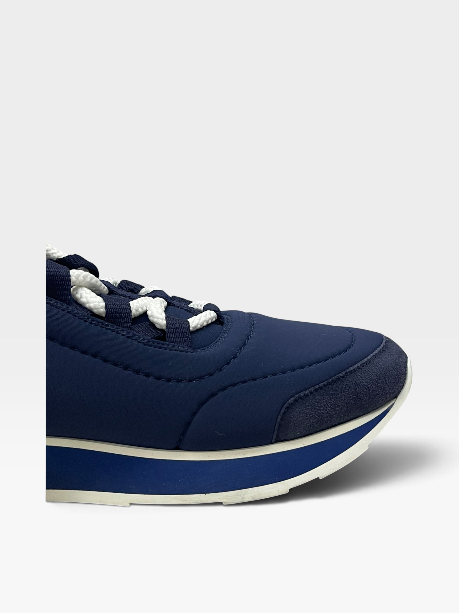 Pre-Owned HERMÉS Sneakers / Product Code: 090907