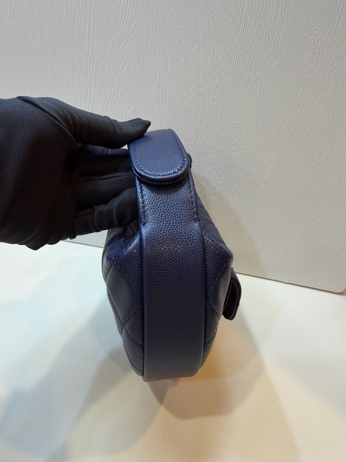 Pre-Owned CHANEL Mini Hobo Bag