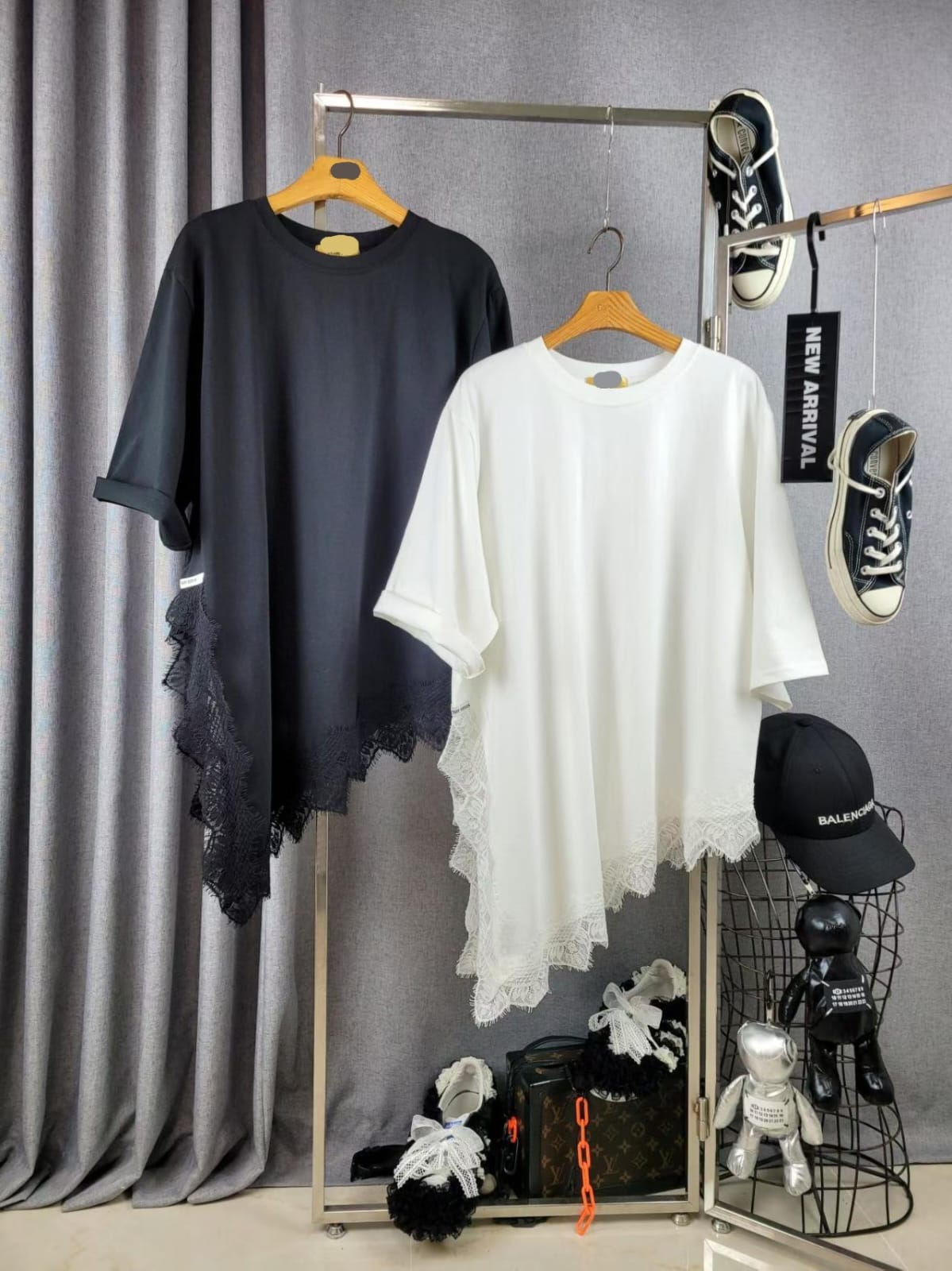 🎀【不規則美學】蕾絲下擺拼色短袖 Tee