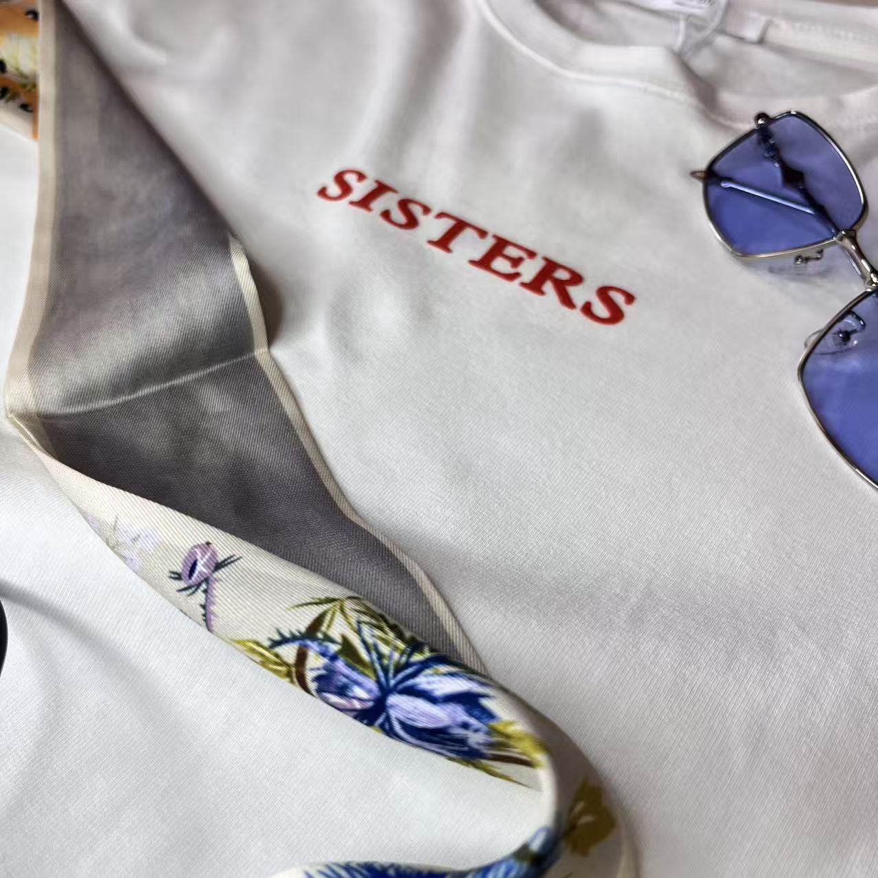 T2009#713 [Sarin] Graphic T-shirt