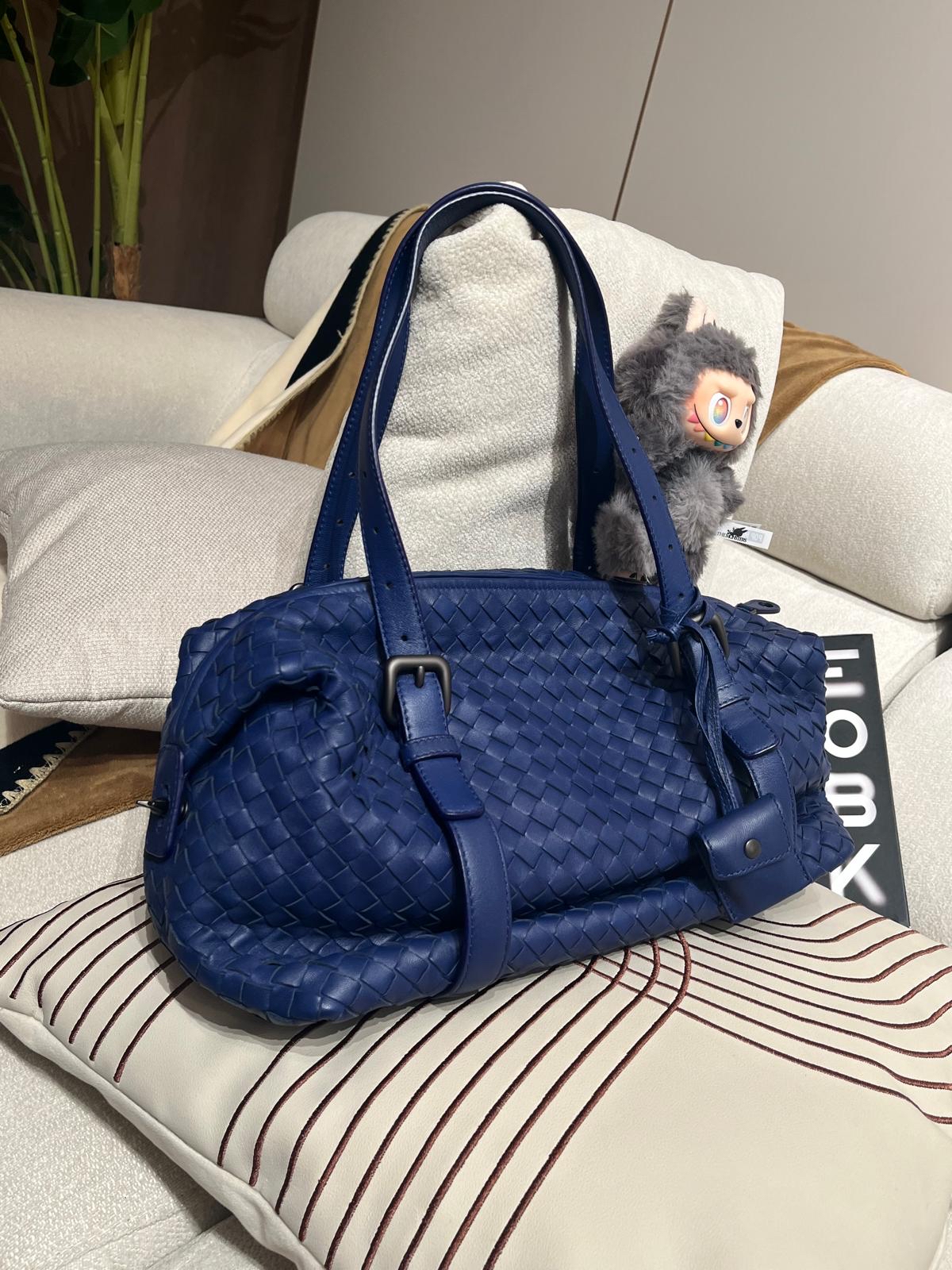 Bottega Veneta Bv shoulder bag 100%Authentic ,98%new ✅Dust bag