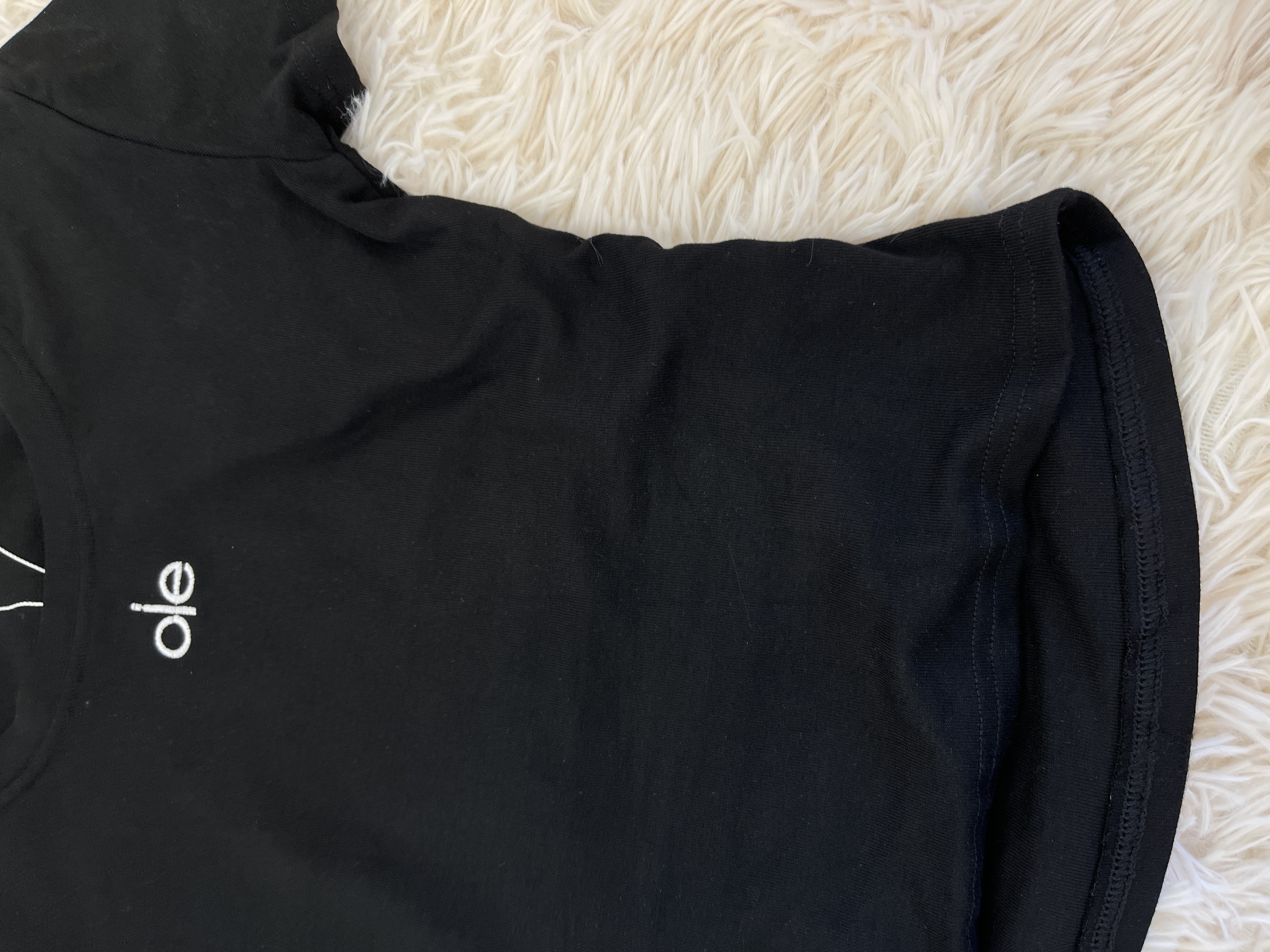 oie露腰修身上衣