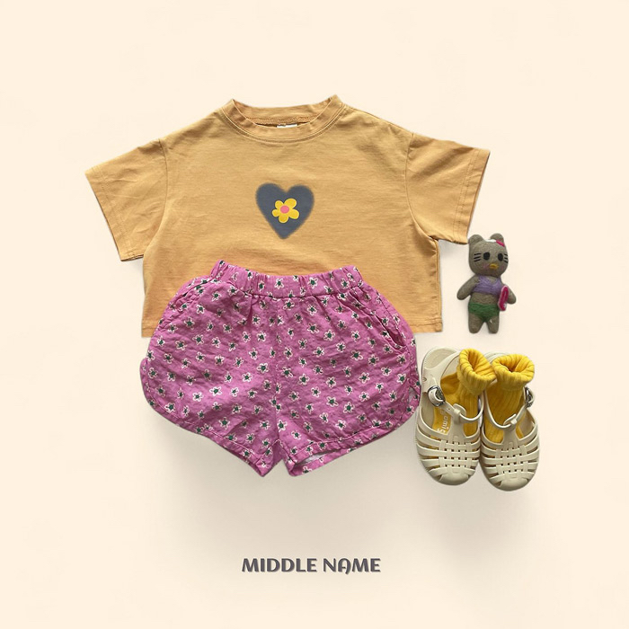 🇰🇷middle name tee