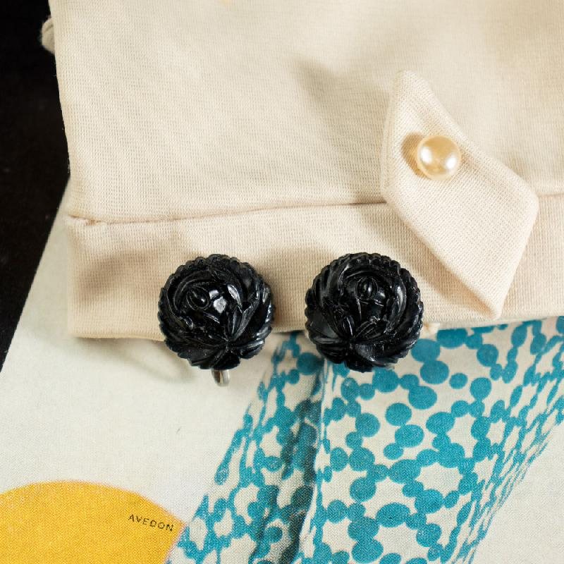 Vintage Crafted Black Rose Screw Back Earrings (EA1302)