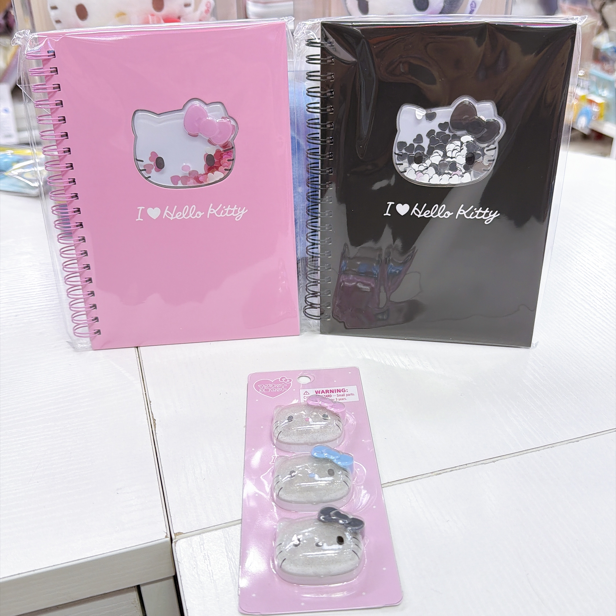 日本直送Hello Kitty新款b5單行簿 頭形磁石