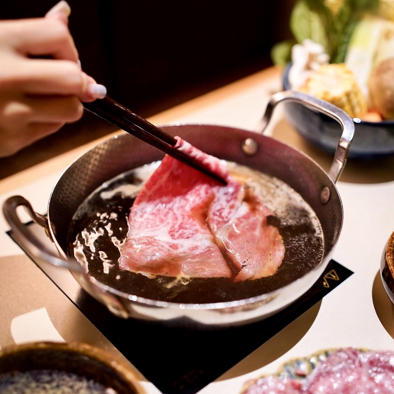 日本岩手黑毛和牛壽喜燒禮盒 【肩胛】400g