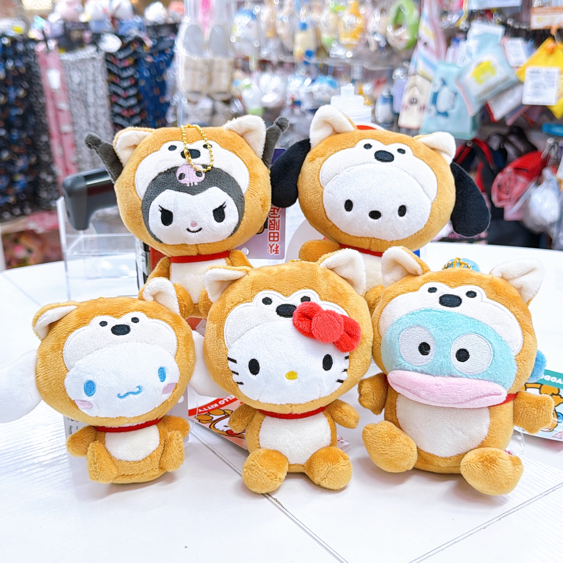 日本直送Sanrio 秋田限定扮秋田犬公仔掛飾