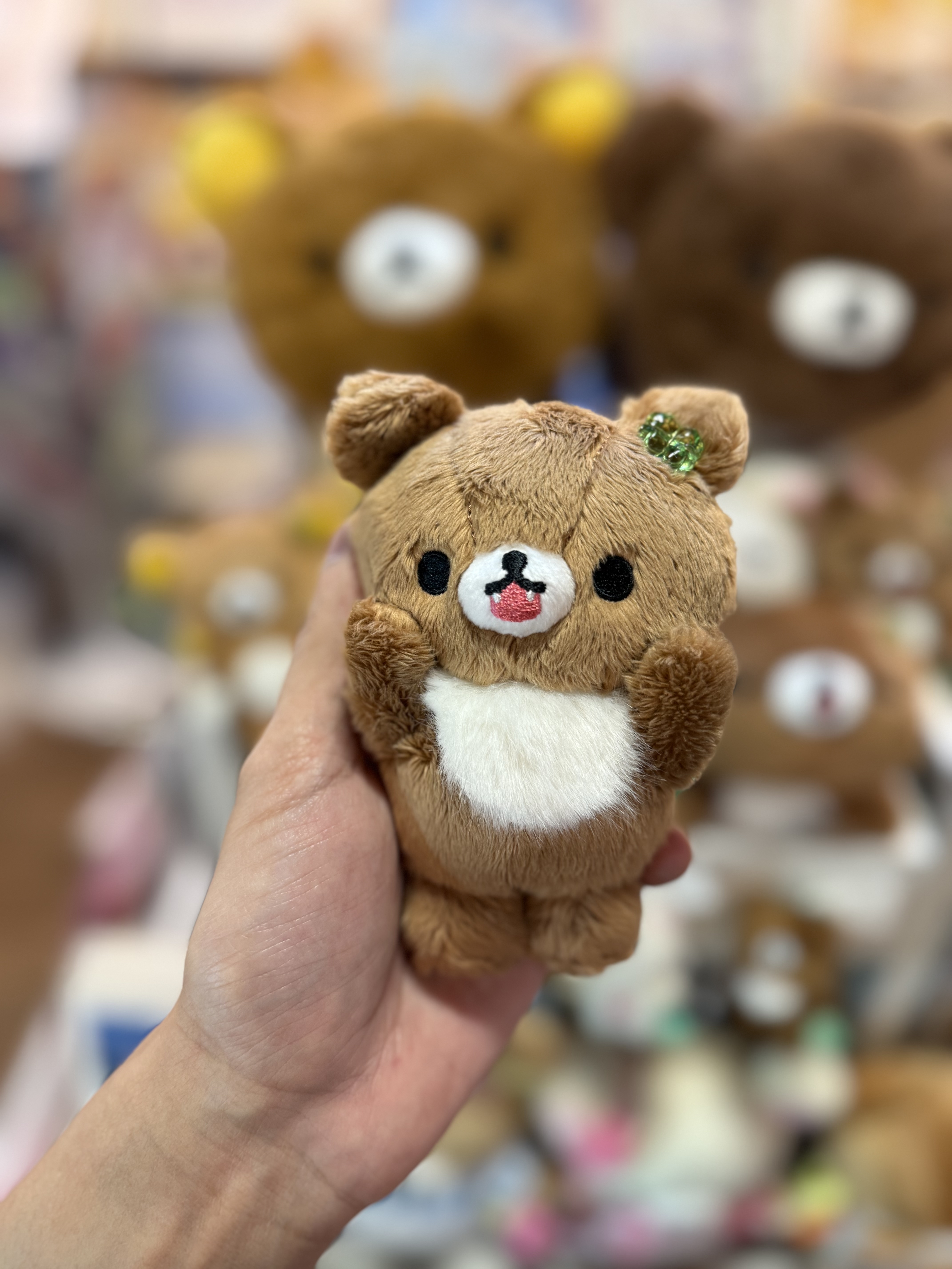 《現貨》全新小熊10週年紀念四葉草系列舉手掛飾