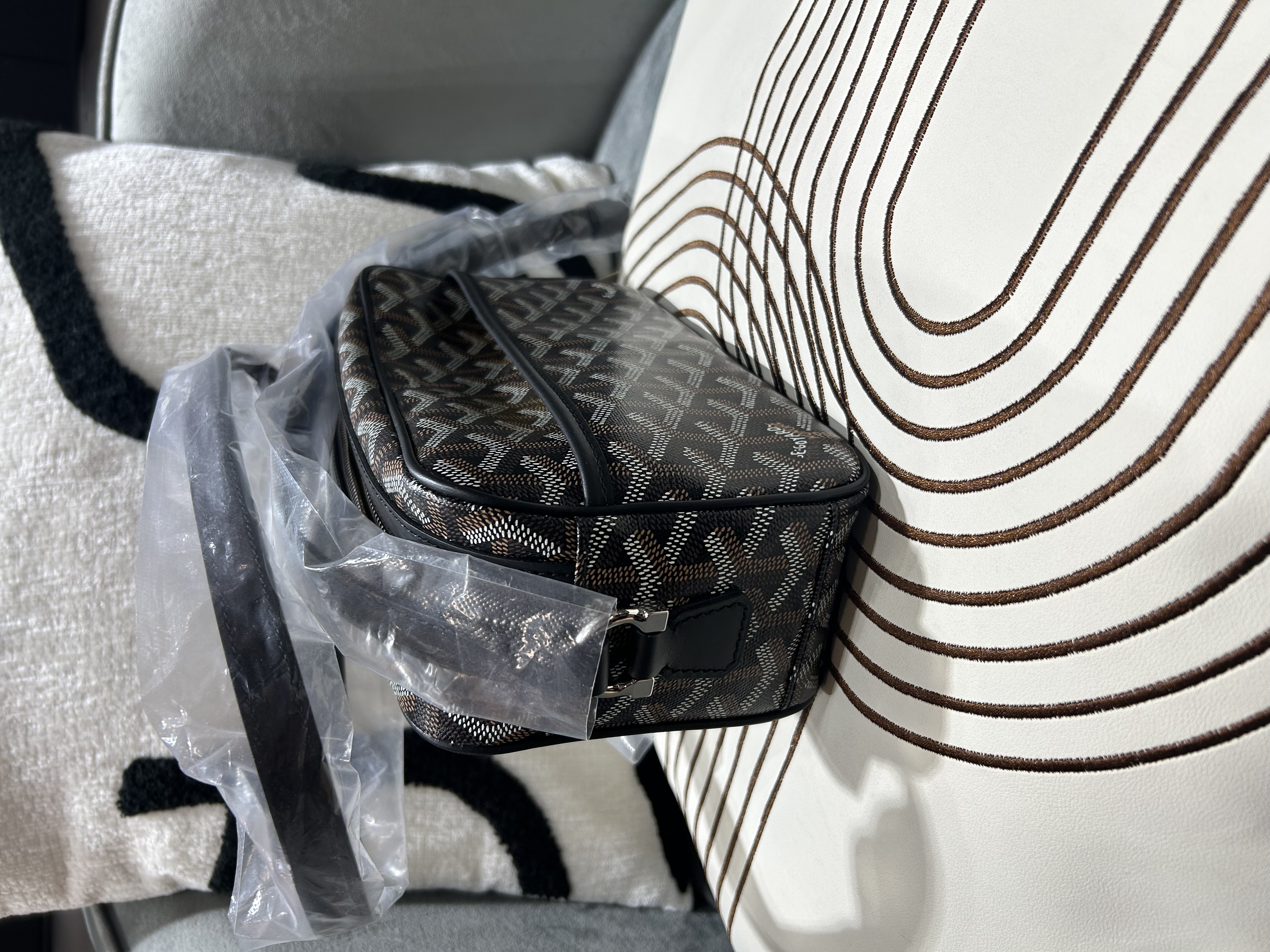全新 Goyard cap vert pm bag NOIR 黑色camera bag  100%Authentic ,100%new ✅專門店收據✅dust bag✅紙袋