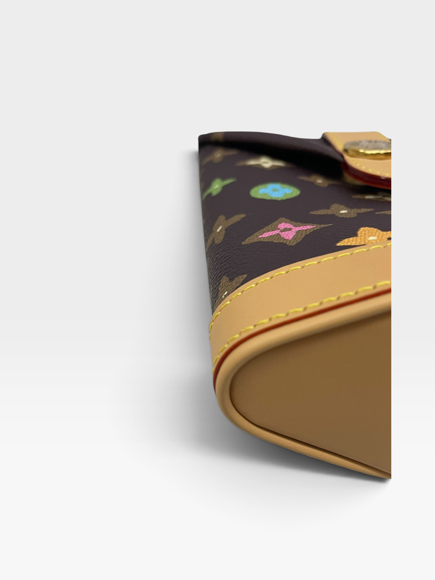 Pre-Owned LV Craggy Pouch / Product Code: K090413