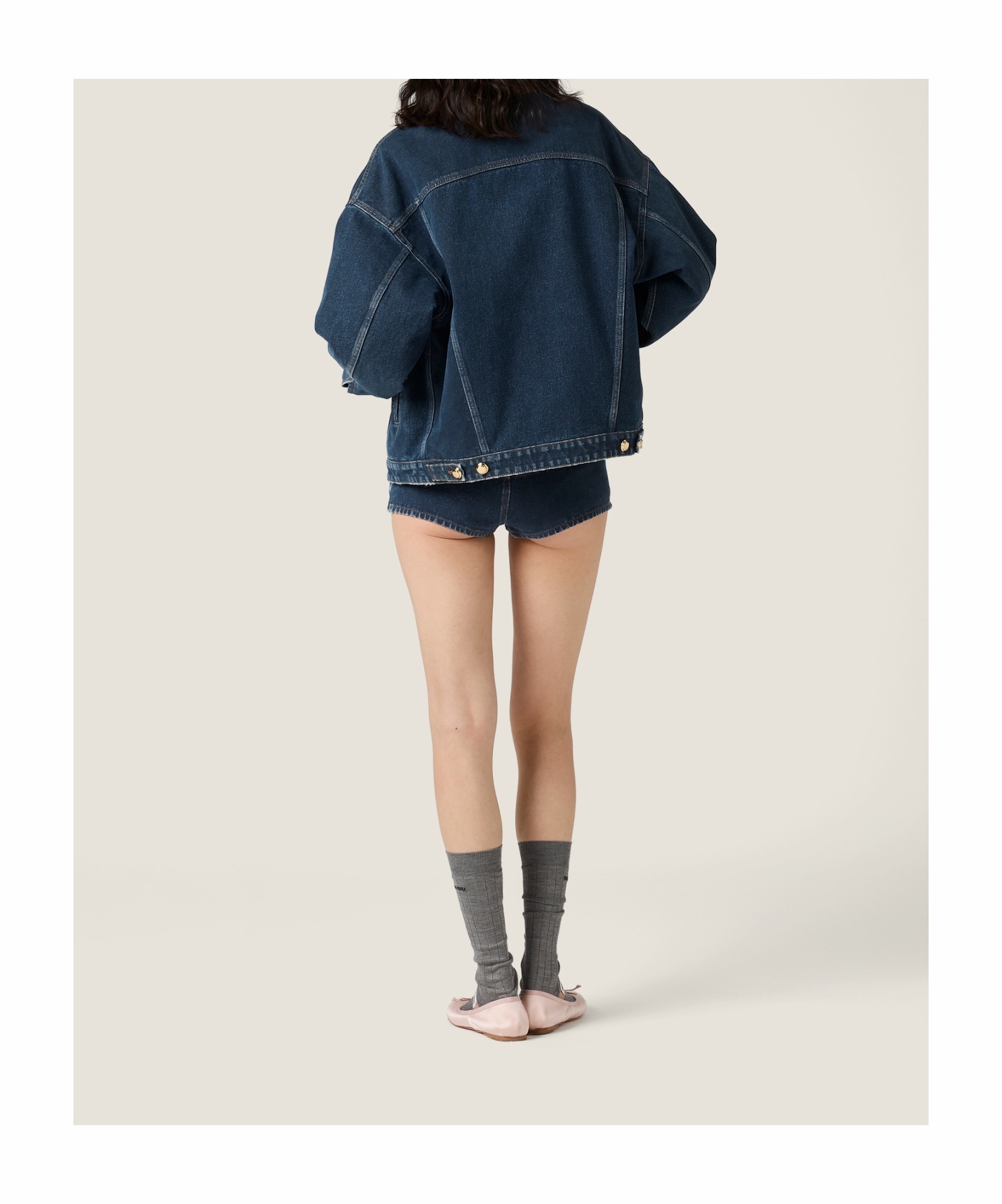 Miu Miu 女士 植绒牛仔布和天鹅绒宽松夹克IT-36 IT-38 IT-40 IT-42码模特身高180CM，穿38码 