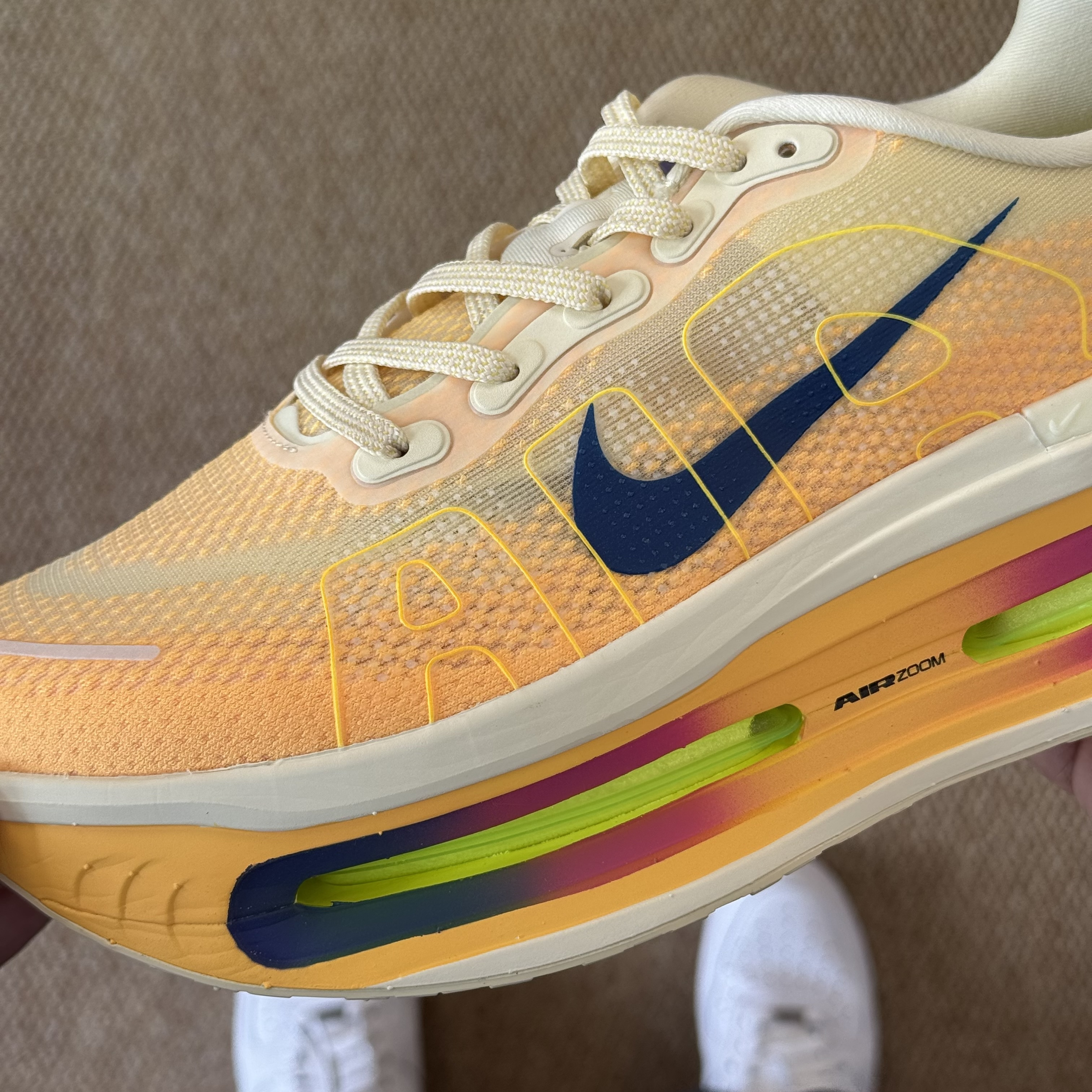 Nike Vomero Premium HQ2050-401