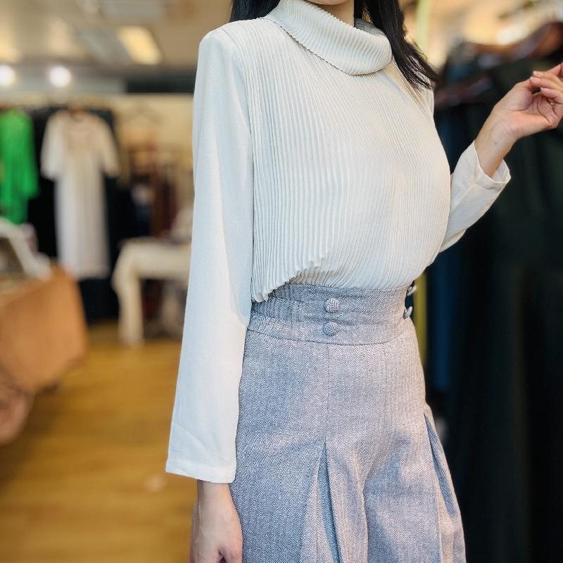 Vintage Classic Accordion Pleat Roll Collar Blouse(PP001-5)