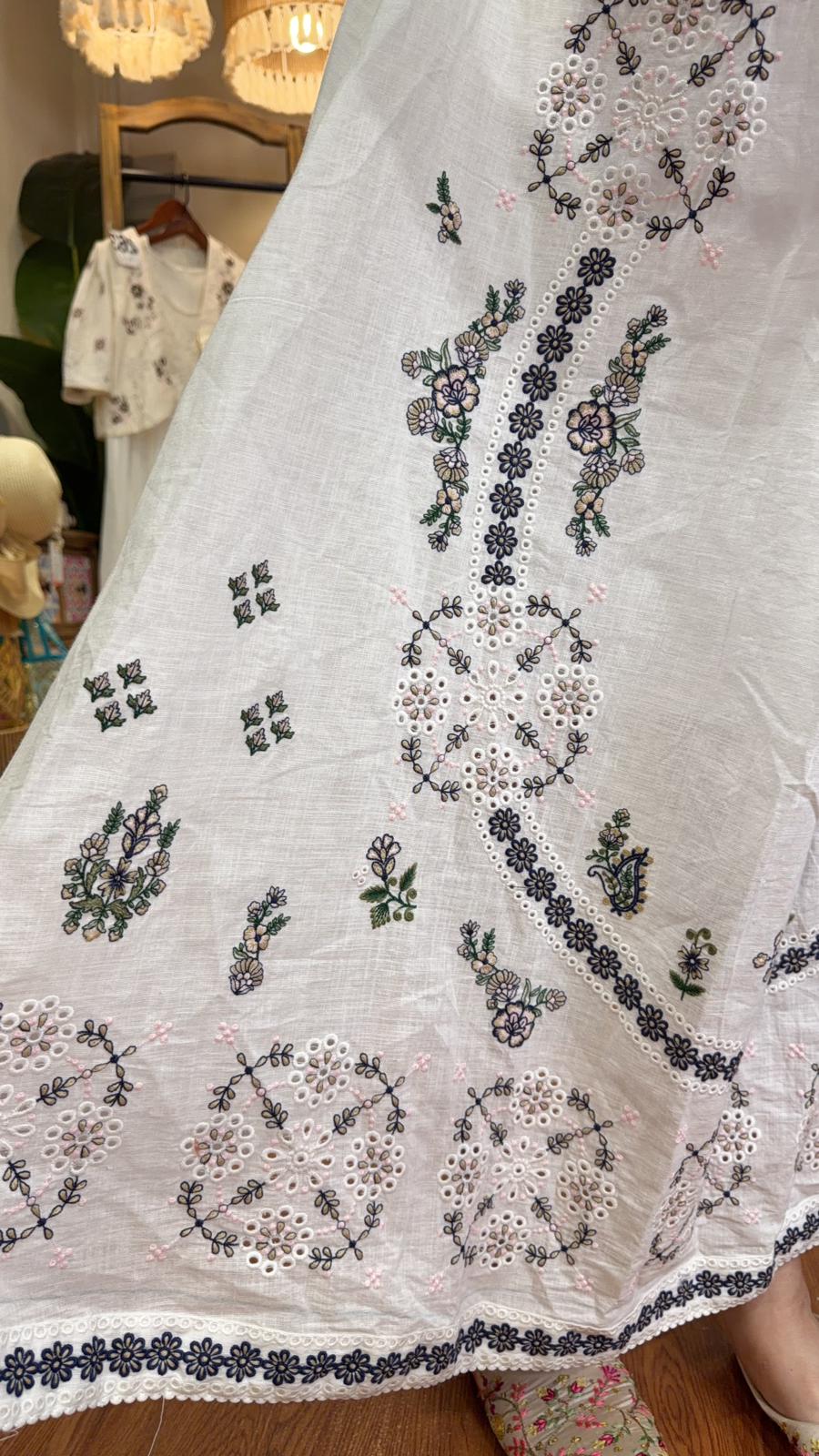 PKT 2642 White Simple Fine Garden Embroidery sleeveless OP 47"