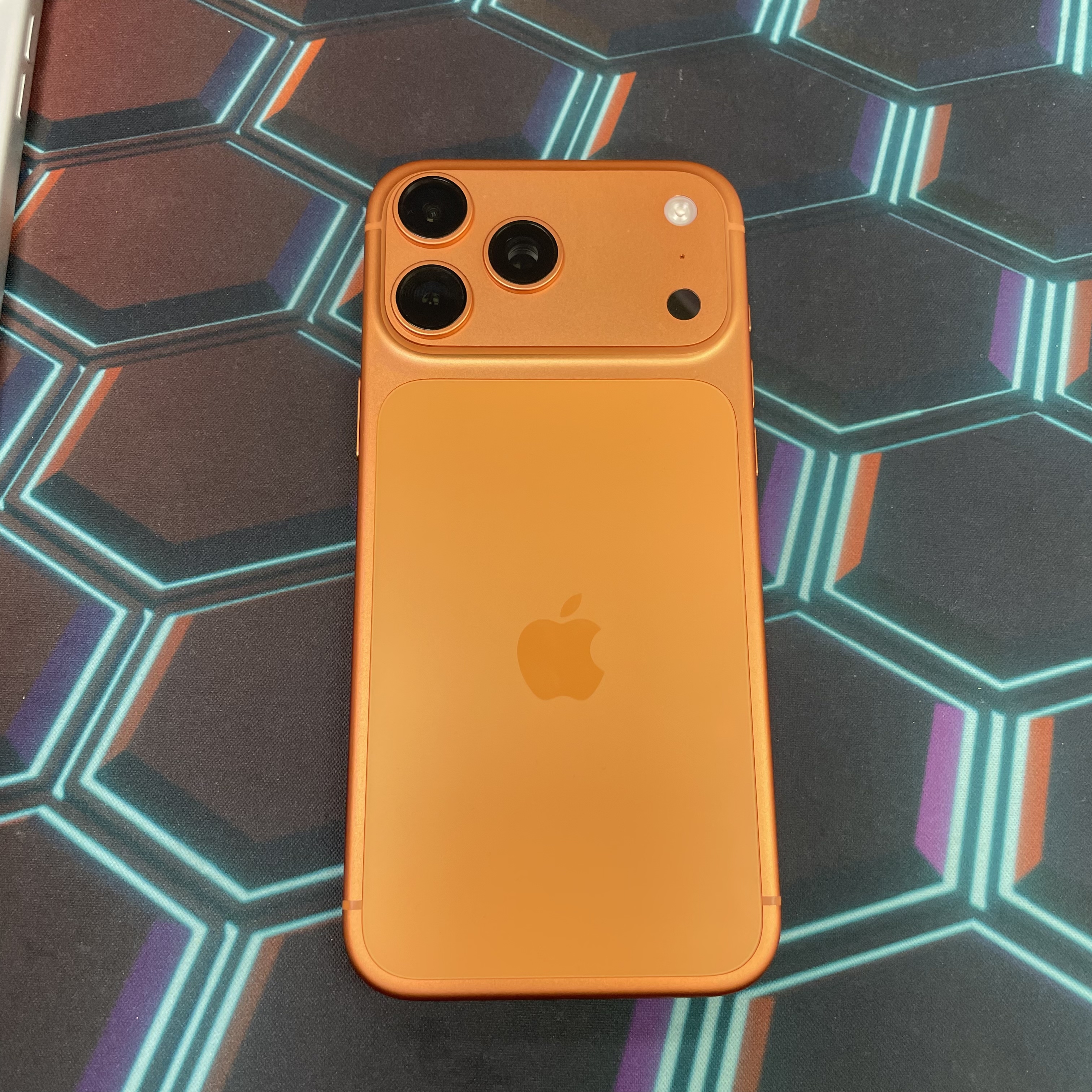 *8361 17 pro max 完美機 2TB 電89 橙色 orange