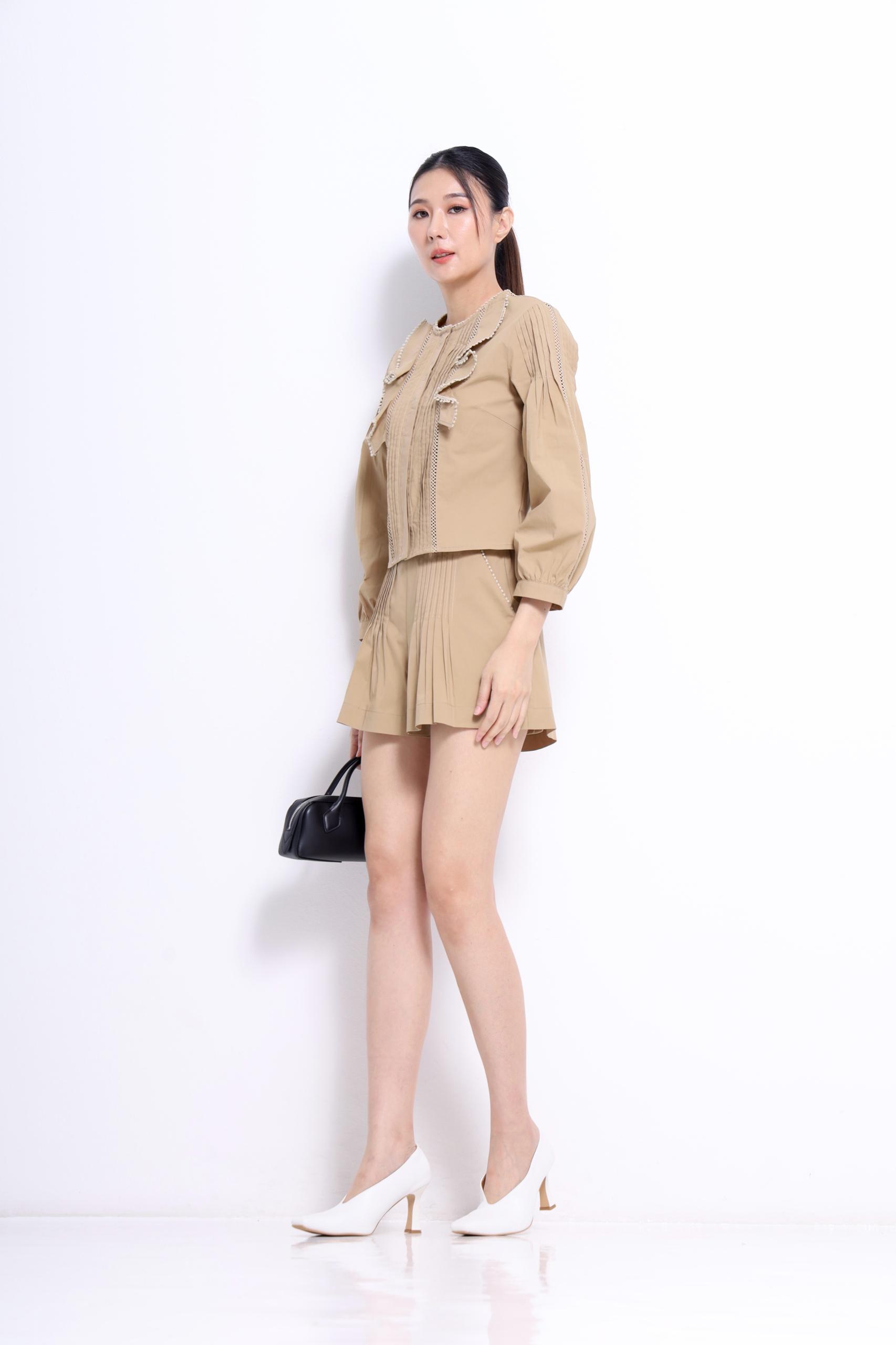 CB2739 EYELET TRIM LONG SLLV SHIRT BLOUSE