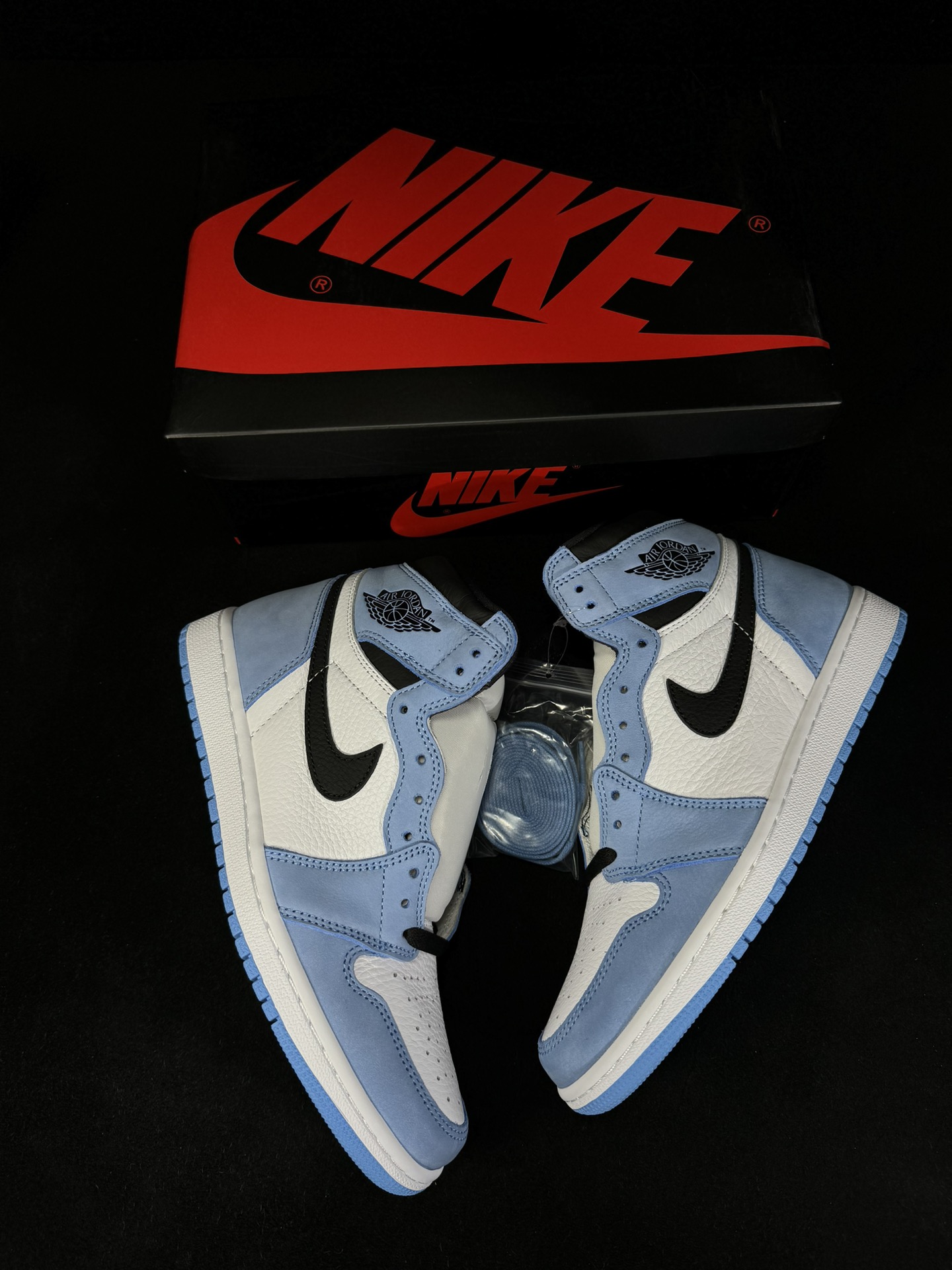 Nike Air Jordan 1 Retro High OG 555088-134 | Blue Box
