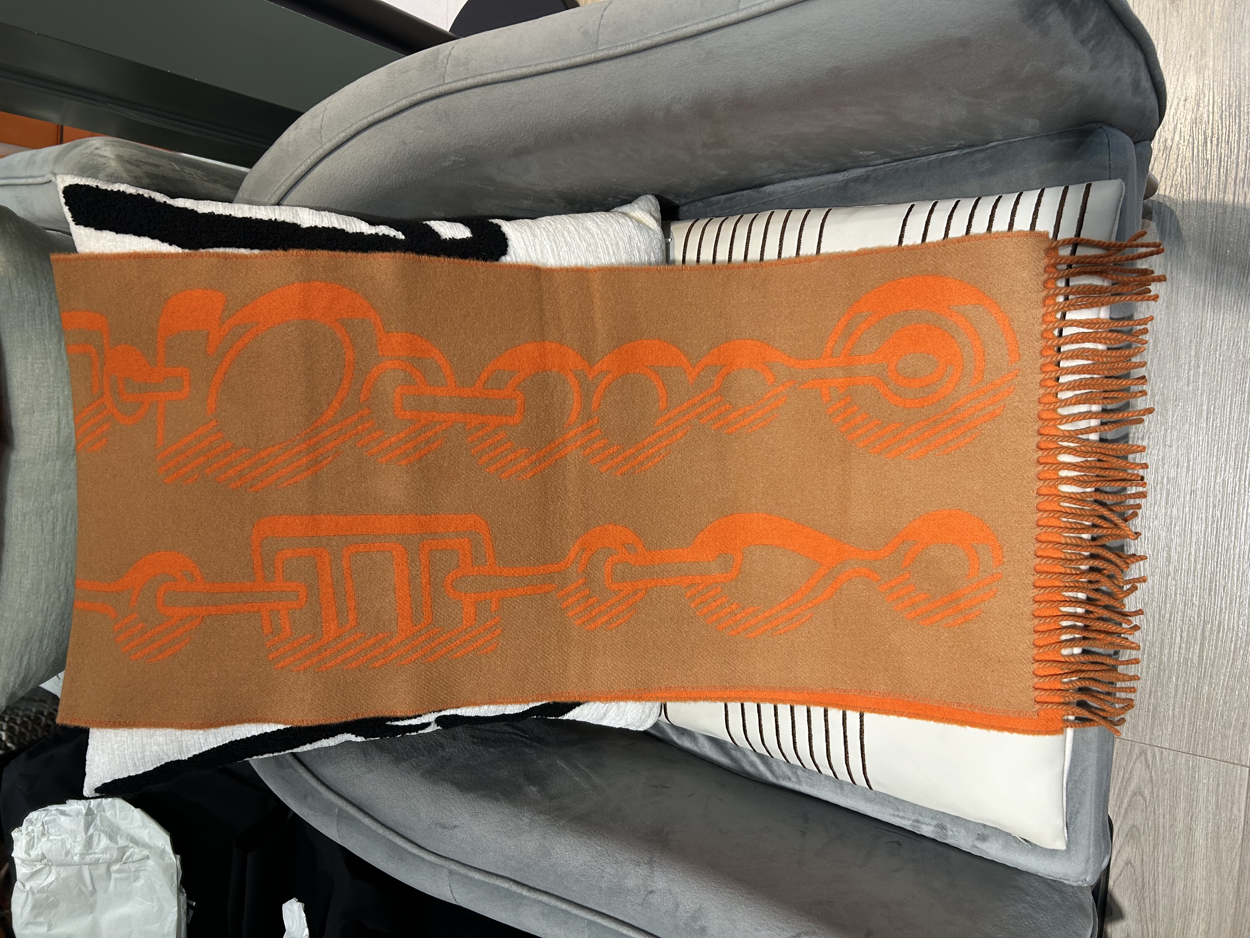 全新Hermes Casaque Do Re Boucles Muffler Scarf 100%Authentic, 全新未使用品 ☑️Box