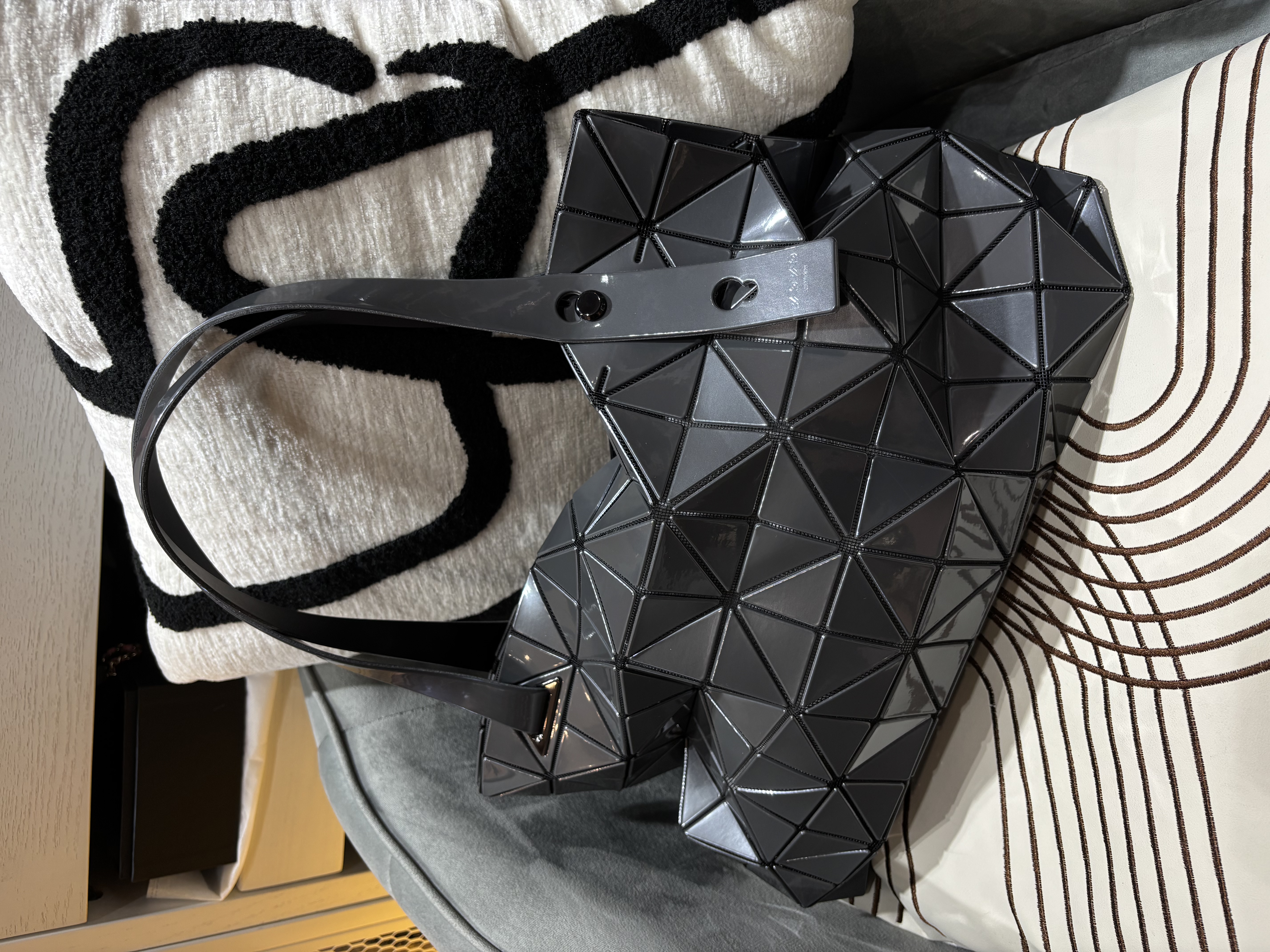 Issey Miyake bao bao zip Boston bag 100%Authentic,98%new✅dust bag  