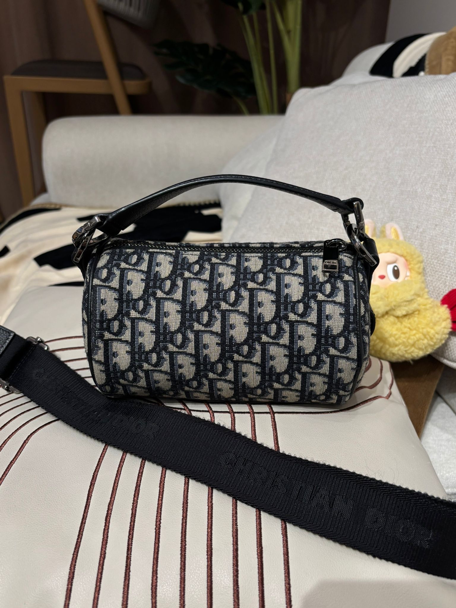 Dior roller messenger bag 100%Authentic,95%new✅Dust bag