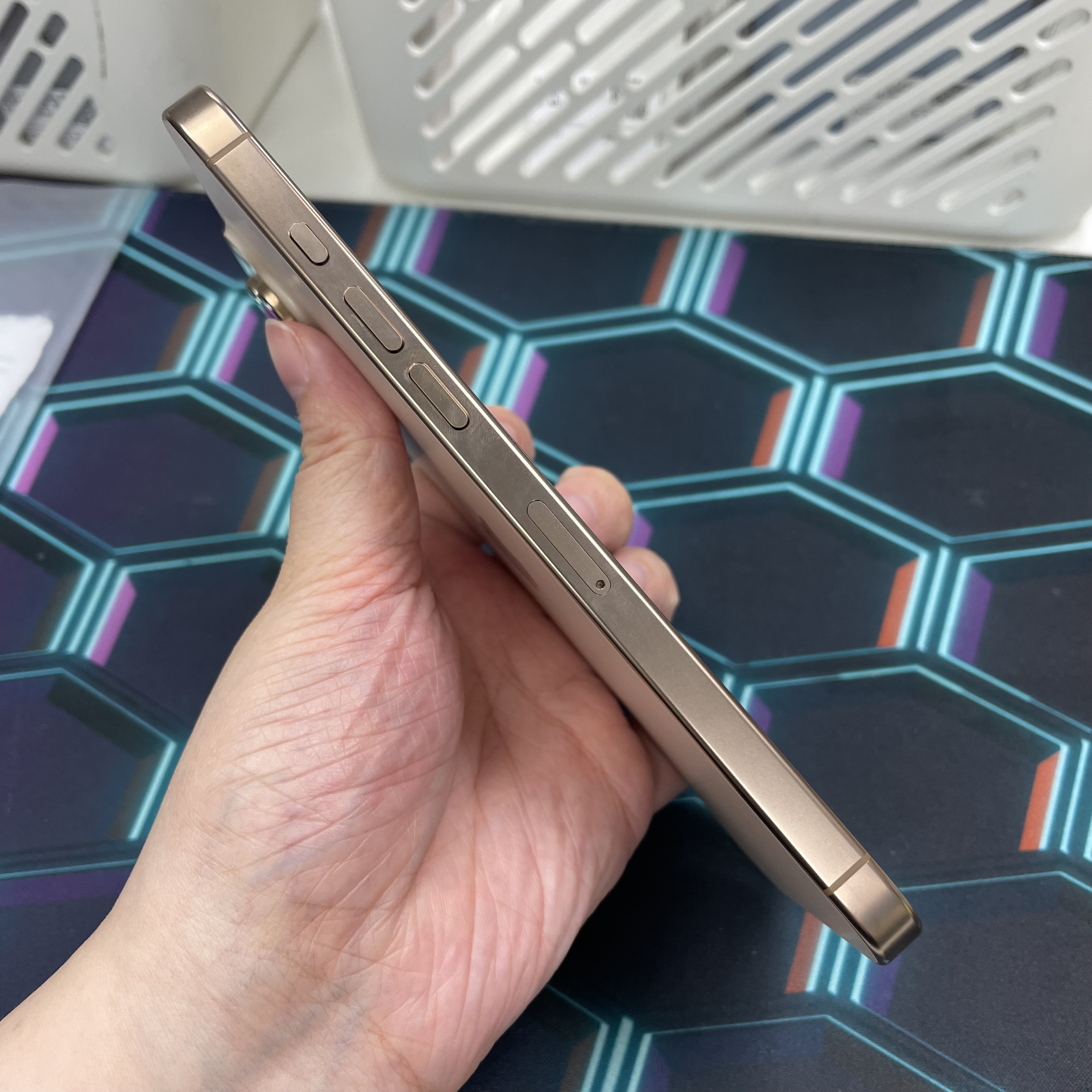 *6445 16 pro max 勁靚機 256GB 電100 沙色 gold