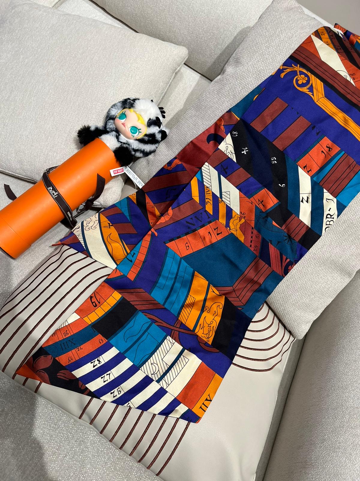 Hermes Maxi Twilly 100%Authentic, 98%New 