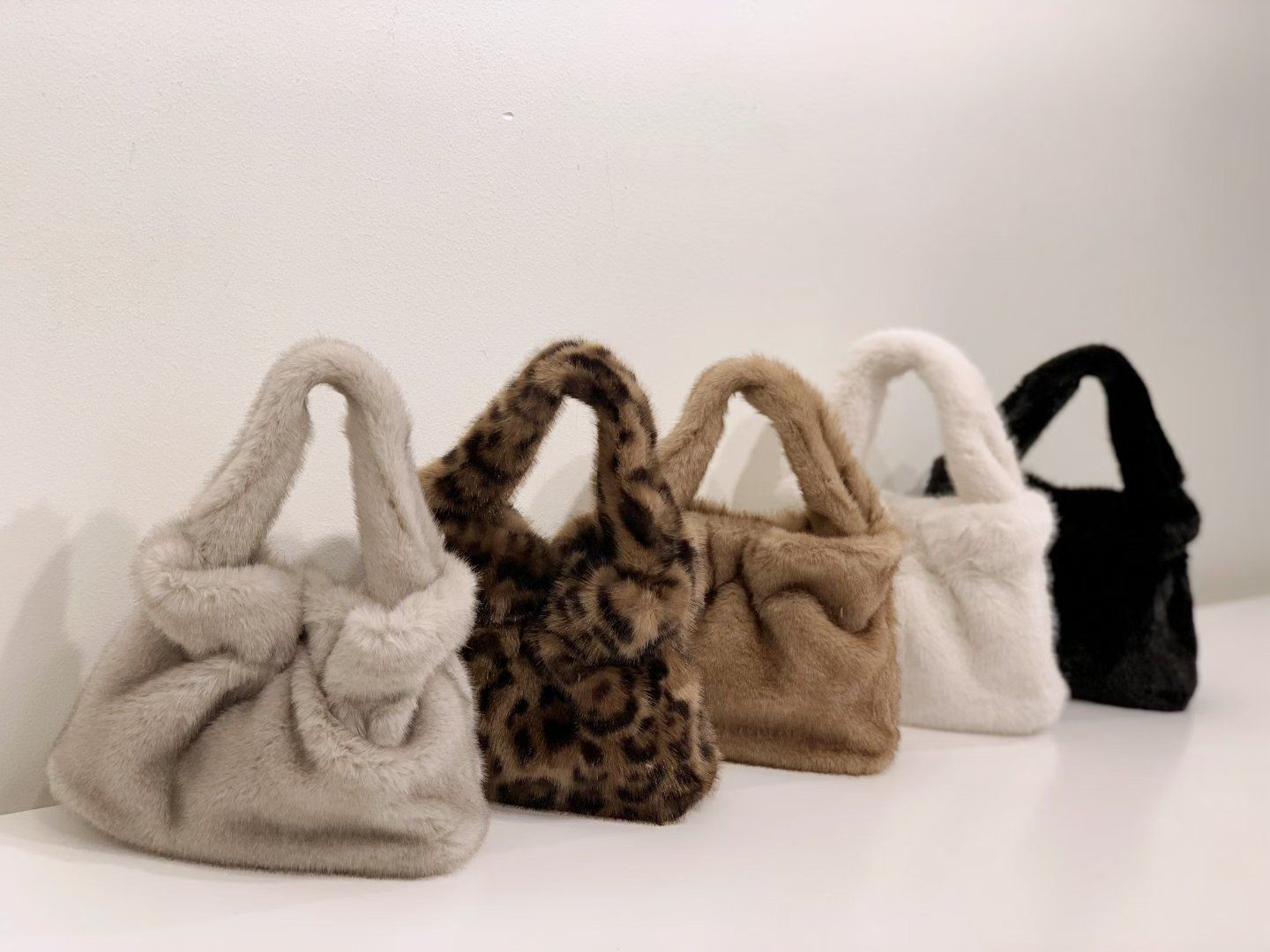 韓國🇰🇷毛毛袋 6色選擇！ （預購10-14天）