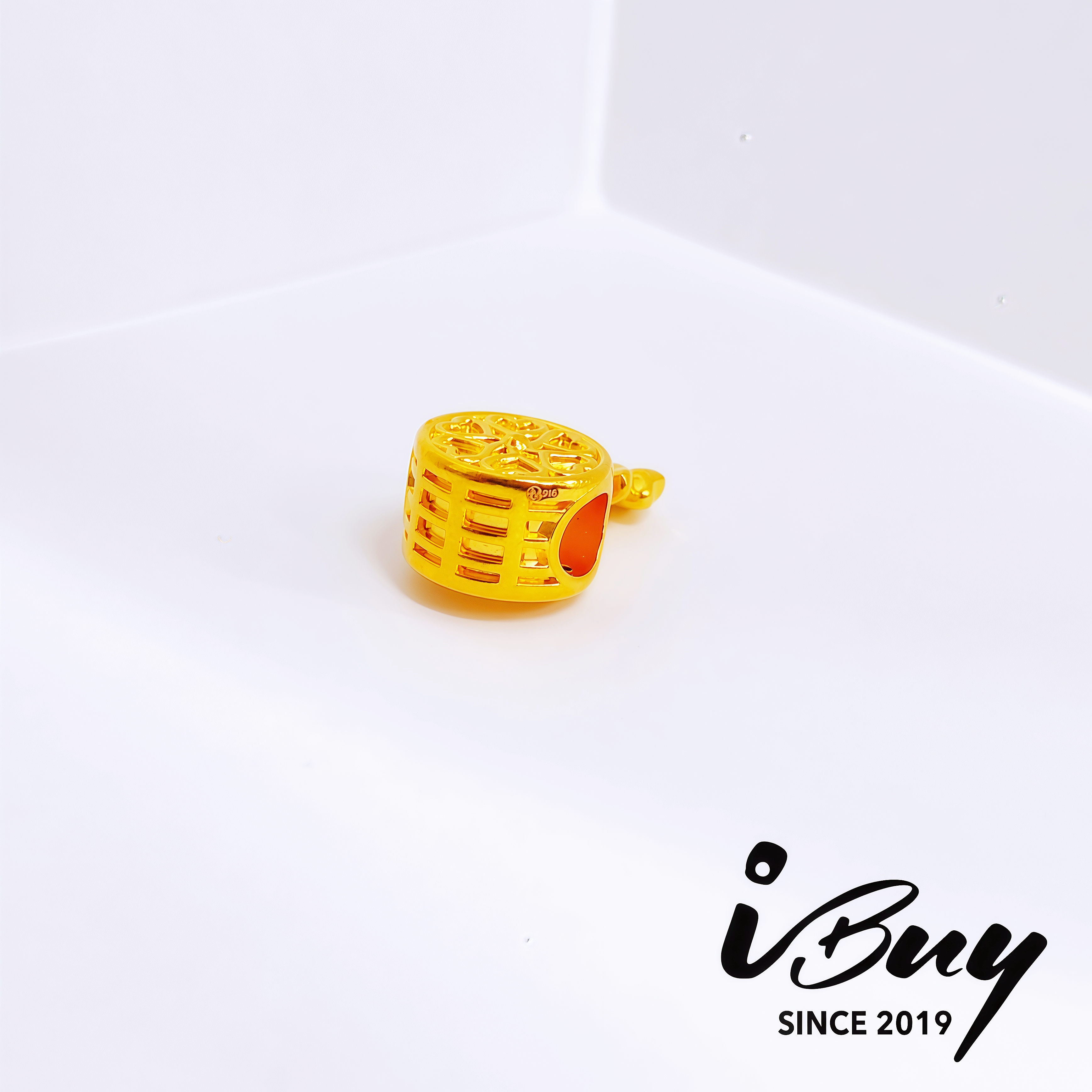 916 HAED GOLD HEART PATTERN ROUND SPACER BEAD WITH HANGING CLOVER CHARM 916 硬金 爱心圆咀+花吊坠