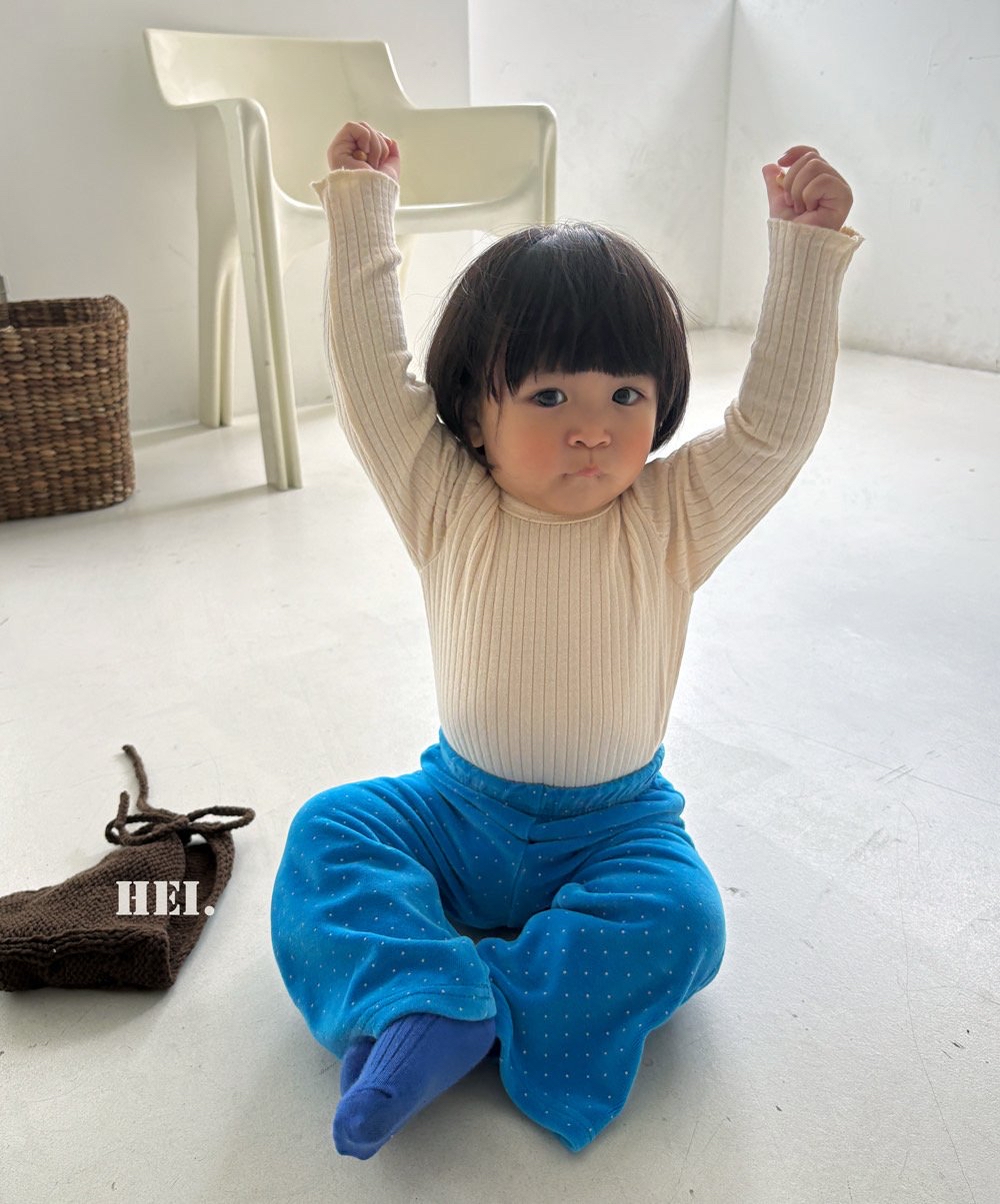 Hei | Stretchy Tee