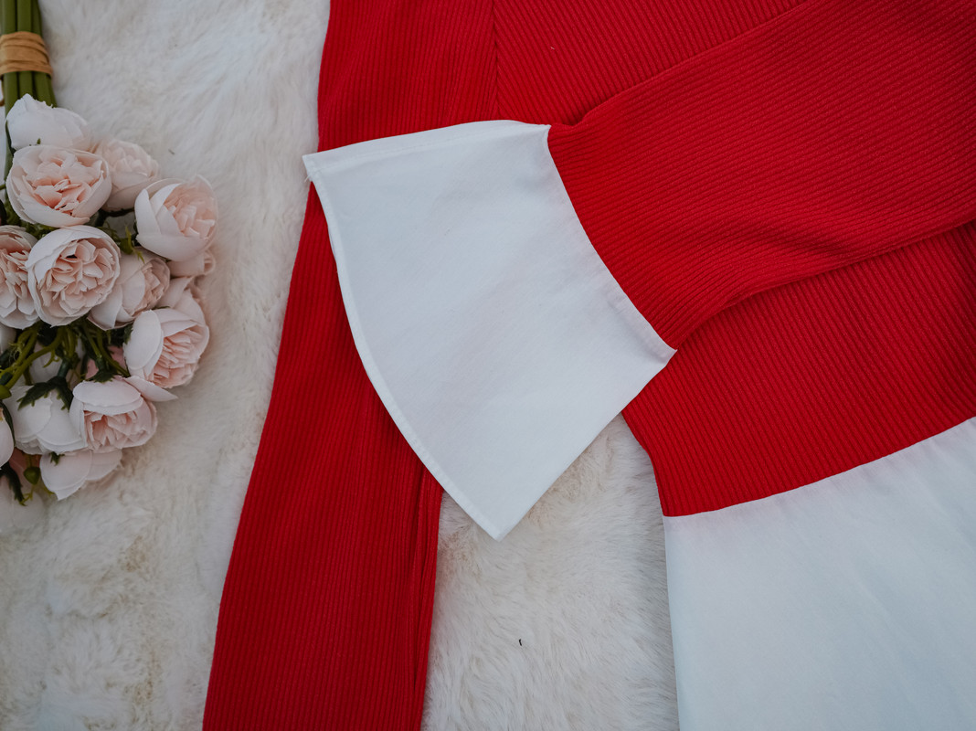 Colorblock Off-Shoulder Knit Top‖ 撞色拼接一字领针织上衣 KR0117553