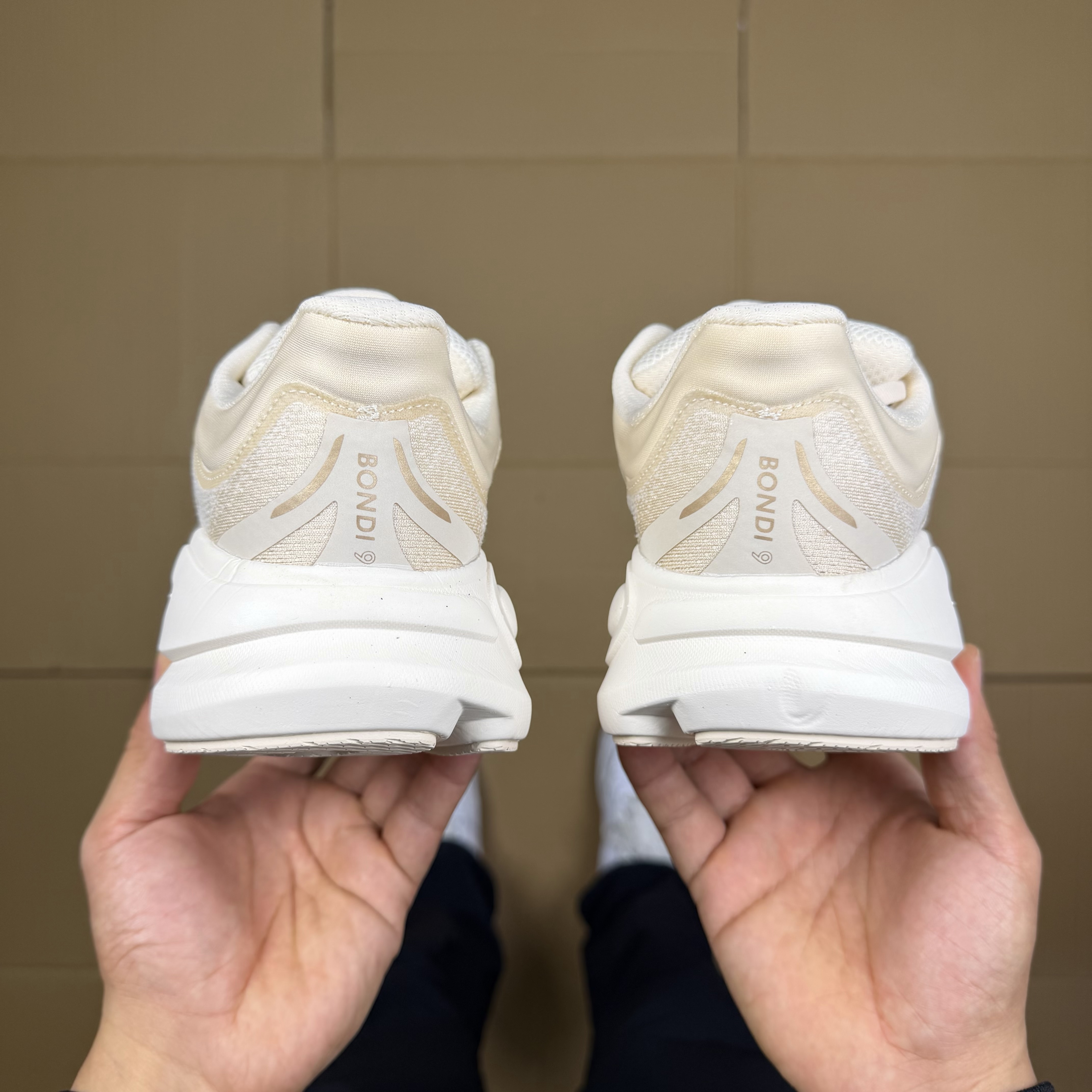 Hoka One One Bondi 9 