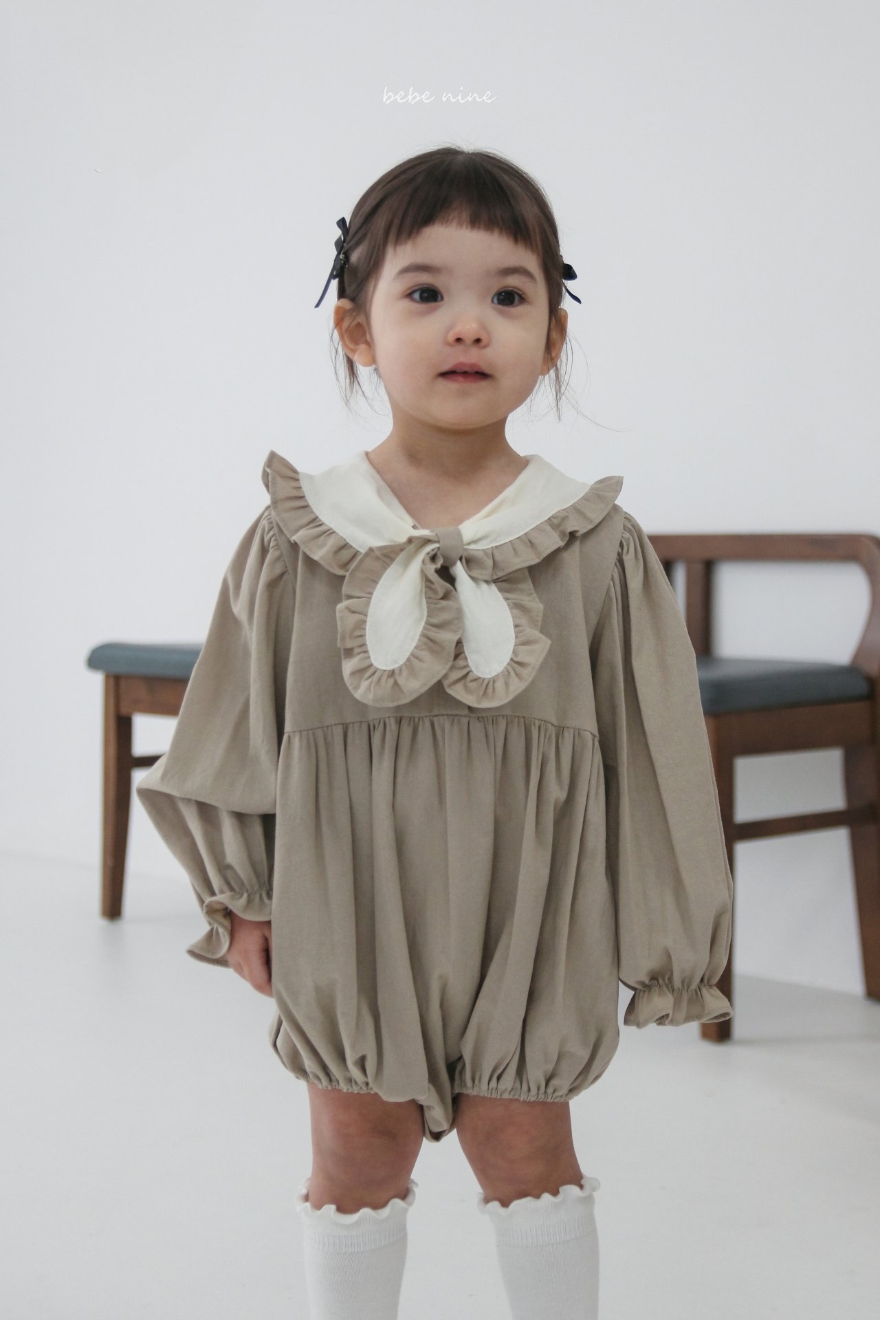 🌸預訂 韓國直送🌸🇰🇷Bebenine兩色荷葉花邊領巾寬鬆長袖包屁衣