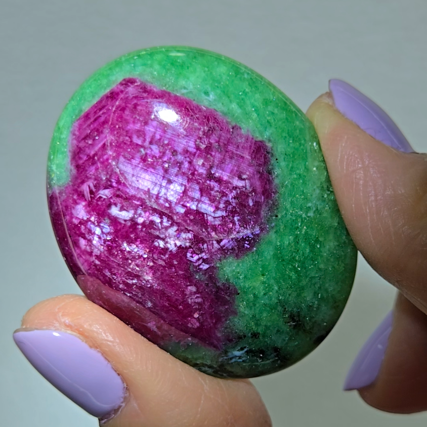Ruby in zoisite cabochon with strong UV - RBY51
