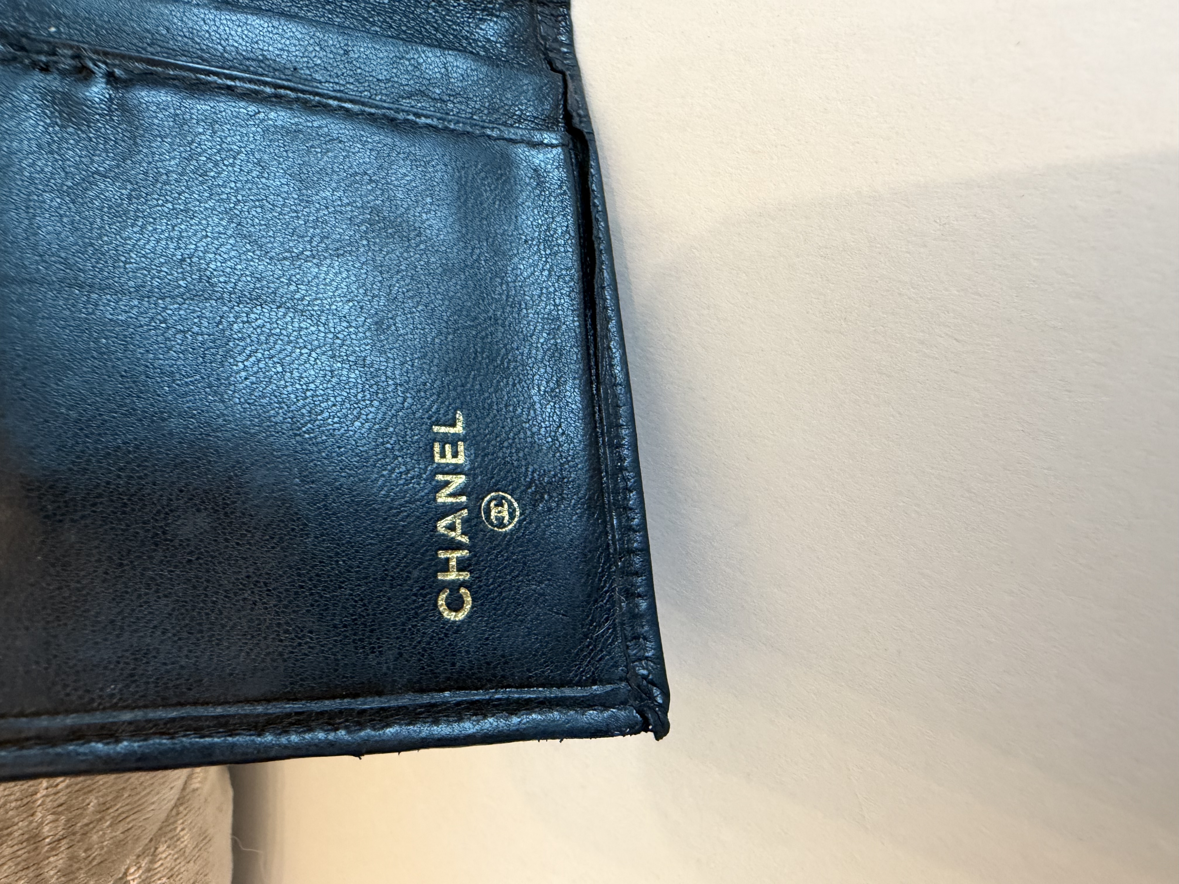 Vintage chanel black leather short wallet