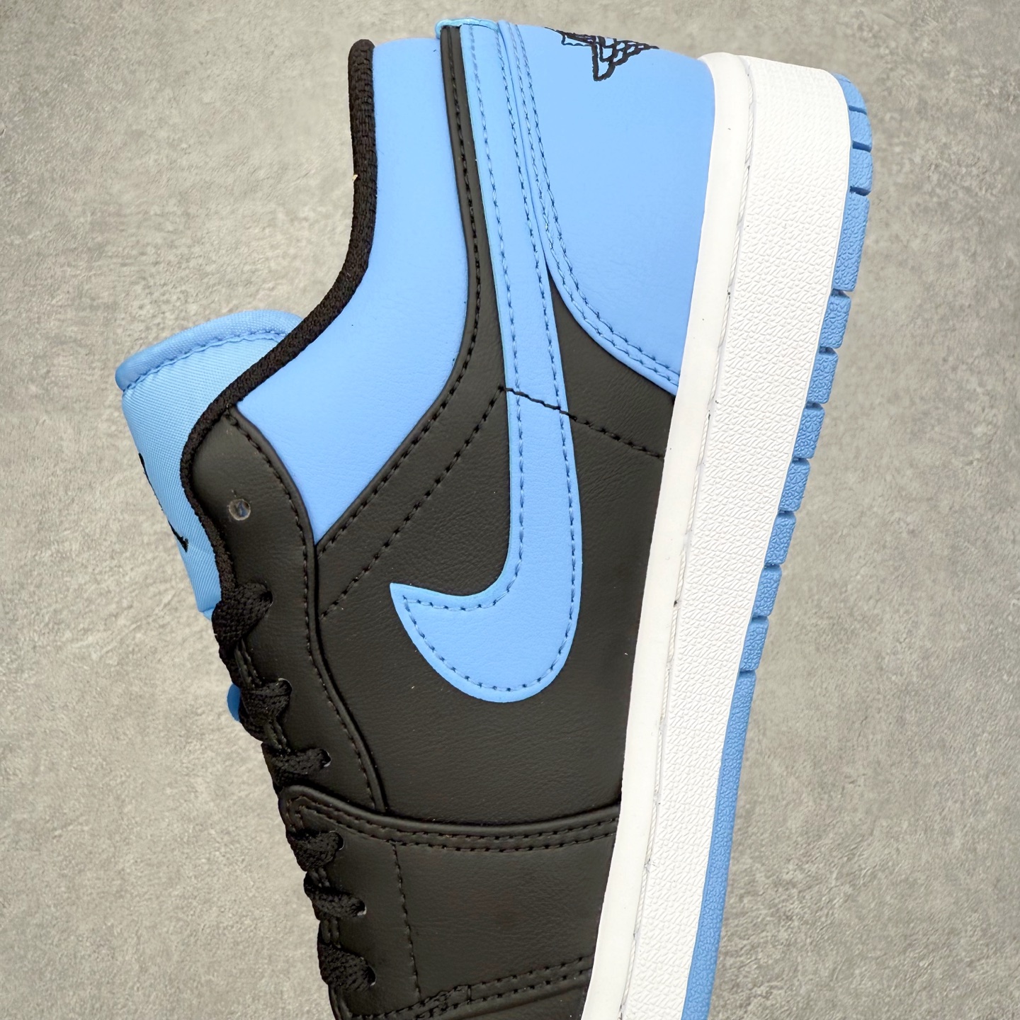 Air Jordan 1 Low 553558-041