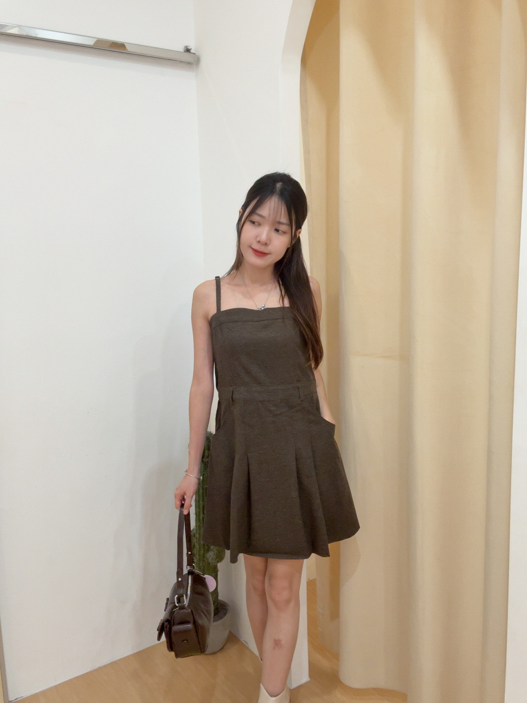 毛呢吊带百褶连身裙 R2865