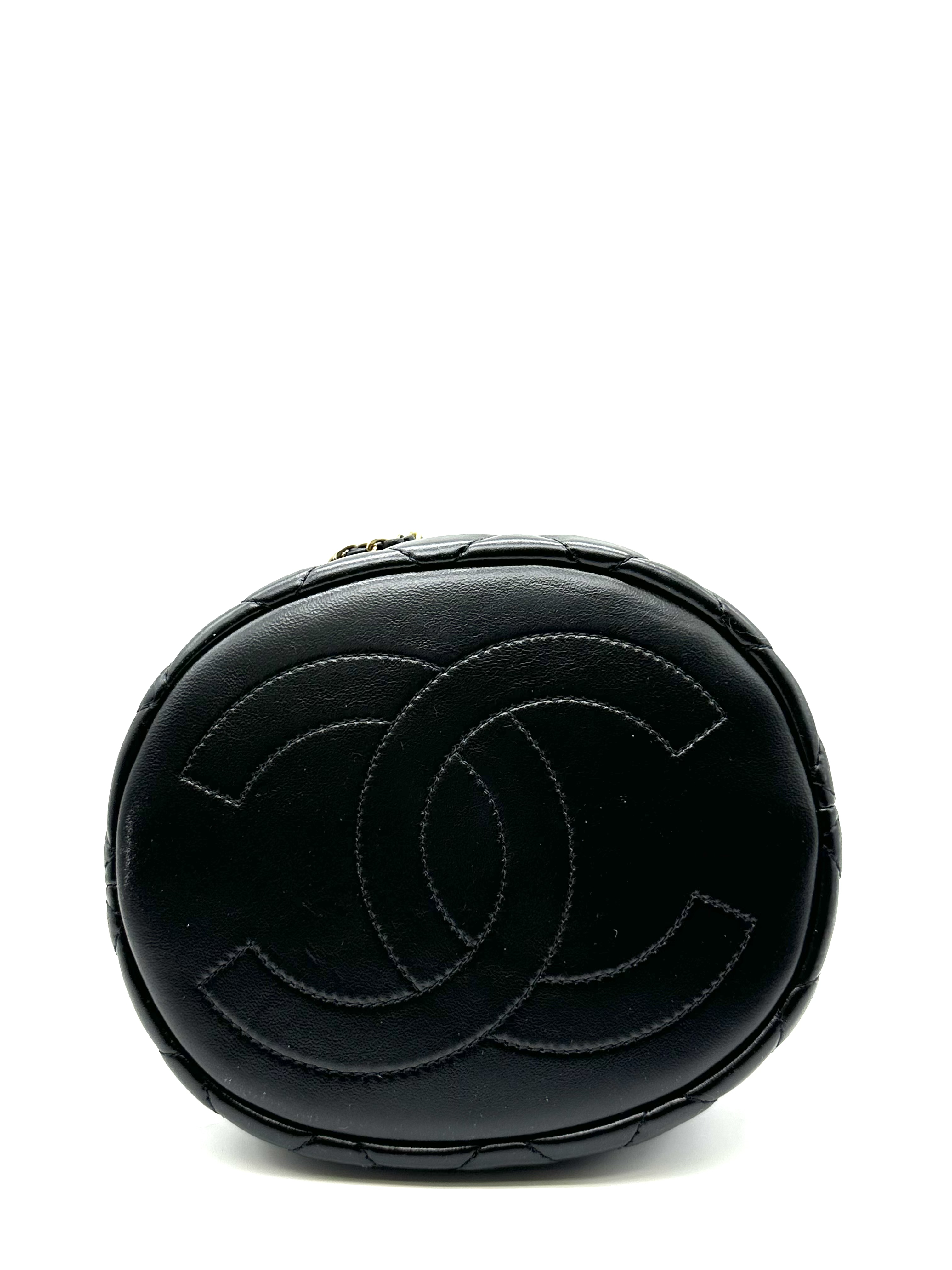 Pre-Owned CHANEL Lambskin Quilted CC Drawstring Bucket Bag / Product Code: 26050616